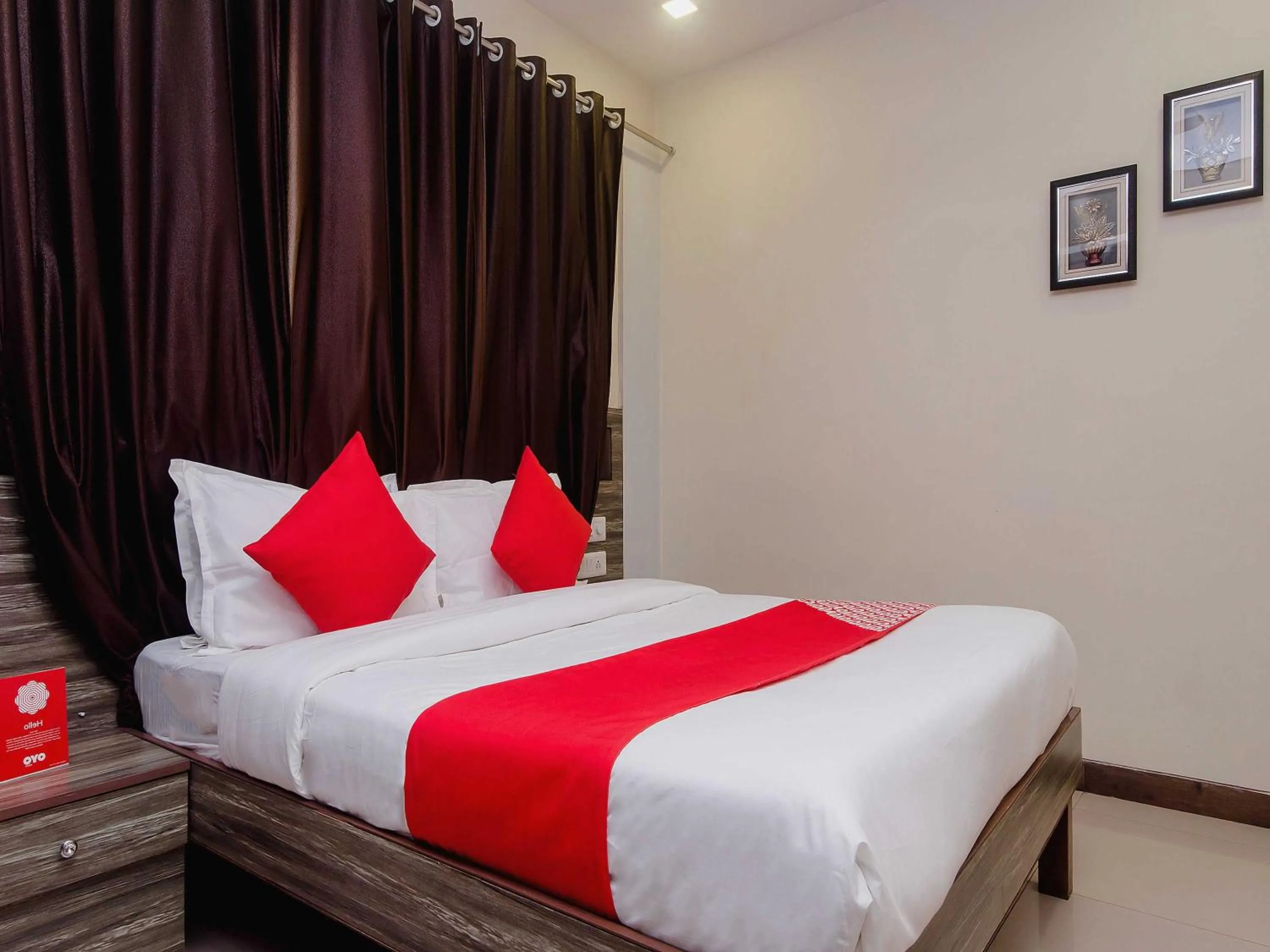 Bedroom, Bed in Collection O Phoenix