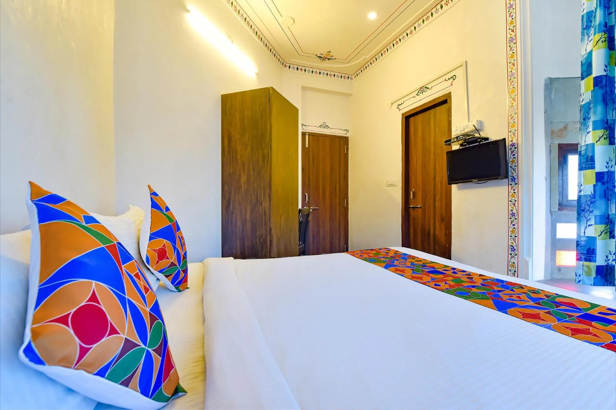 TV and multimedia in FabExpress Achrol Palace