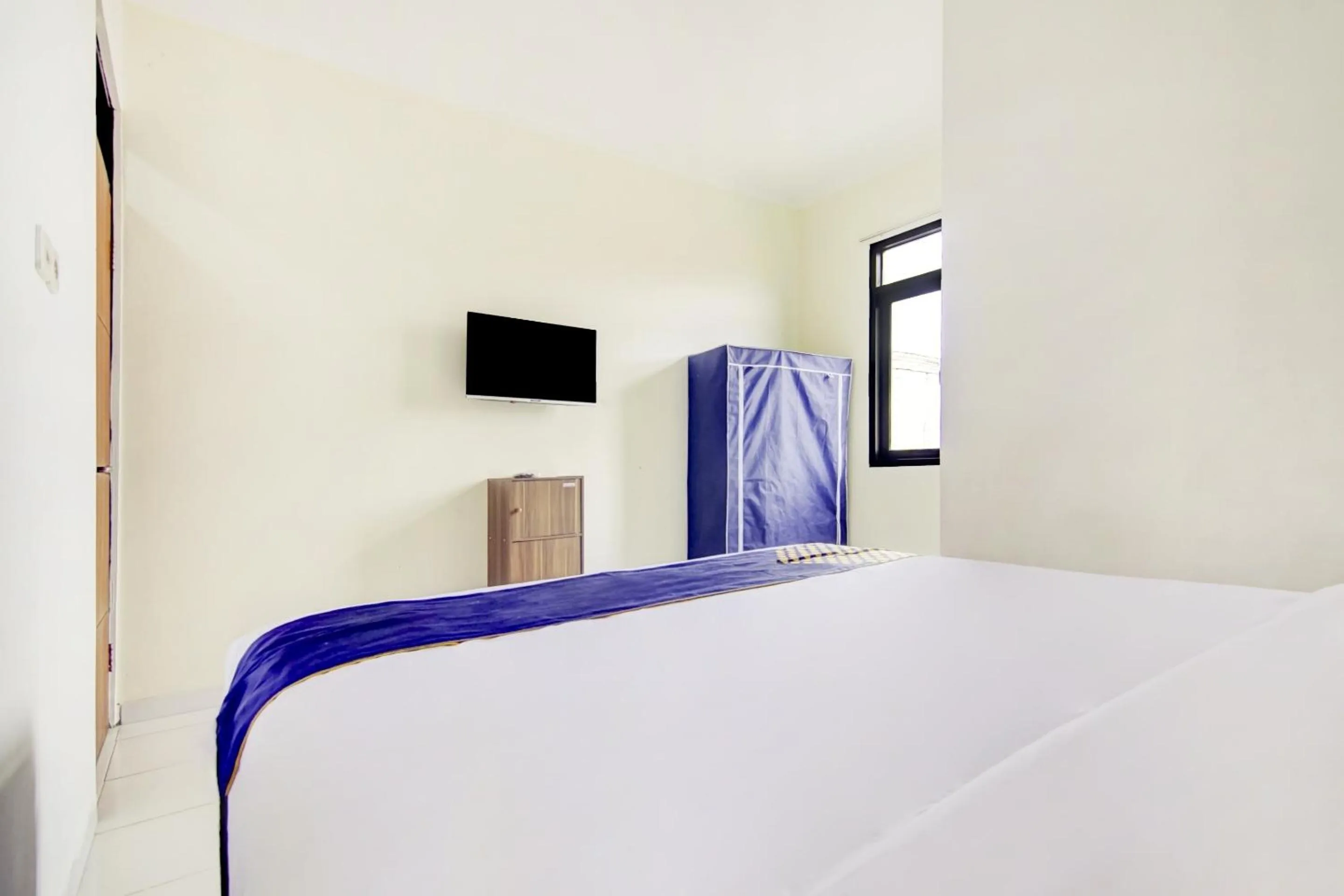 Bedroom, Bed in OYO Life 90152 Garuda Bima Residence Syariah