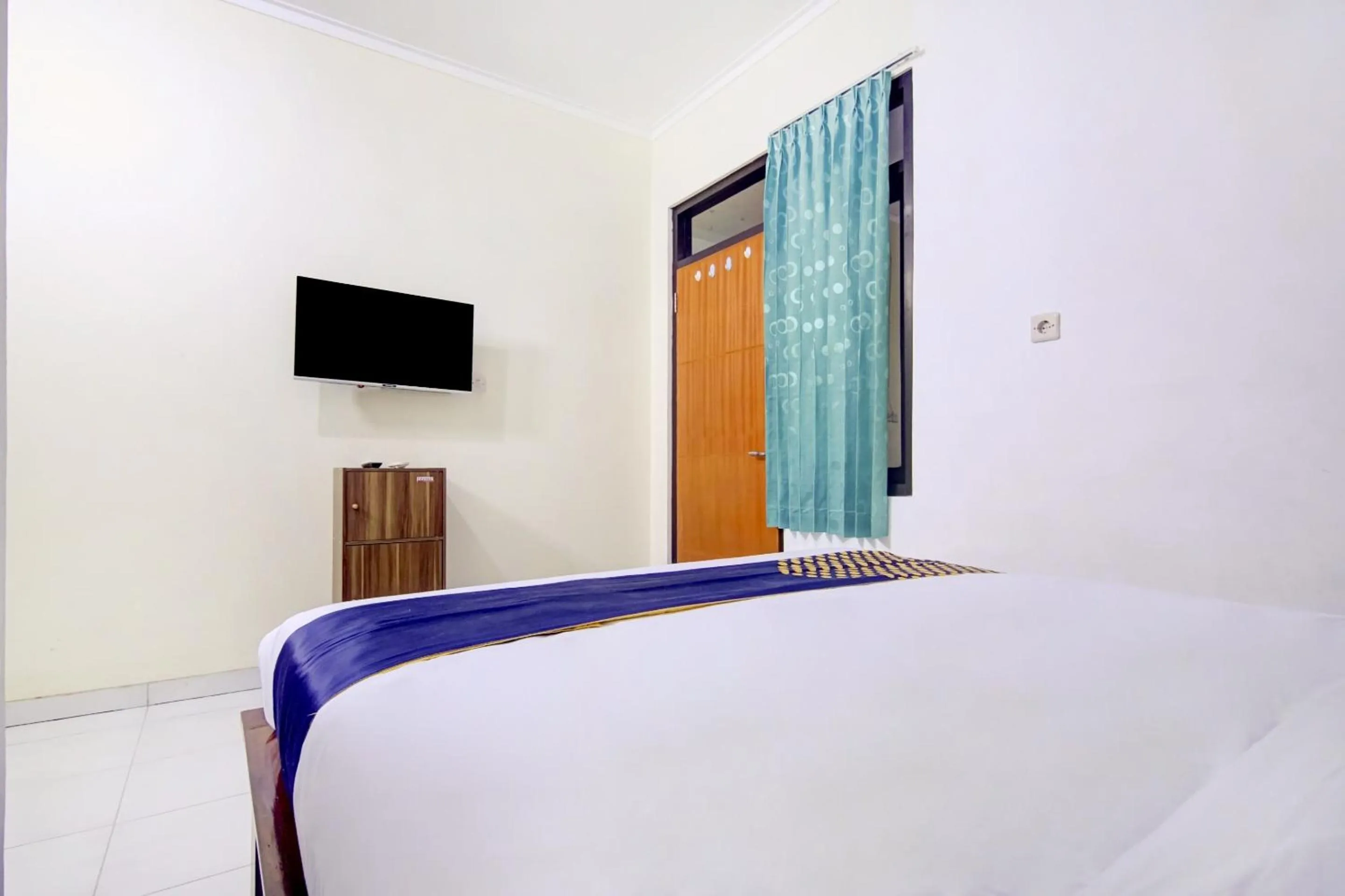 Bedroom, Bed in OYO Life 90152 Garuda Bima Residence Syariah