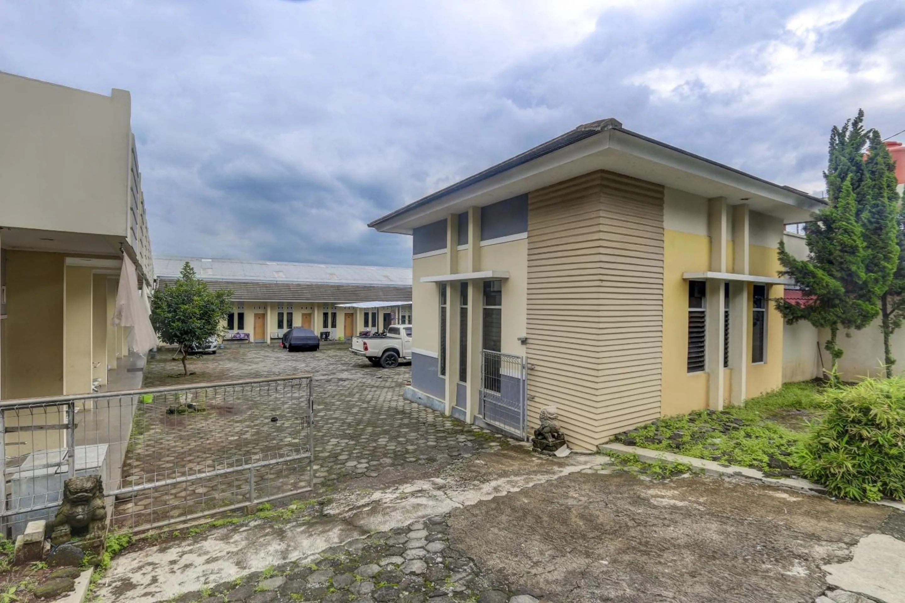 Lobby or reception in OYO Life 90159 Puri Asoka Guest House