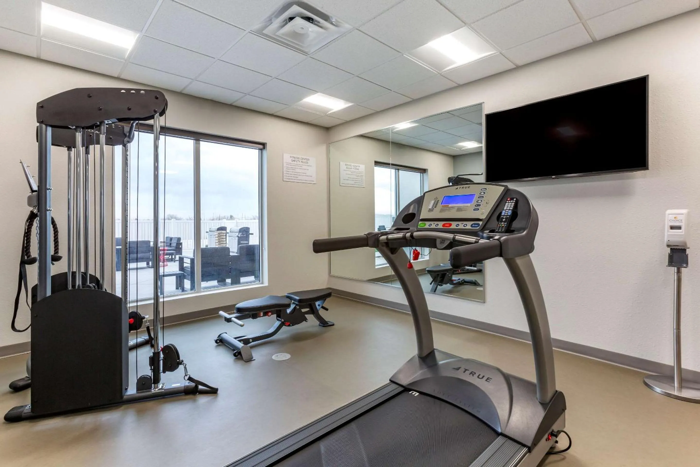 Fitness centre/facilities in MainStay Suites Carlsbad South