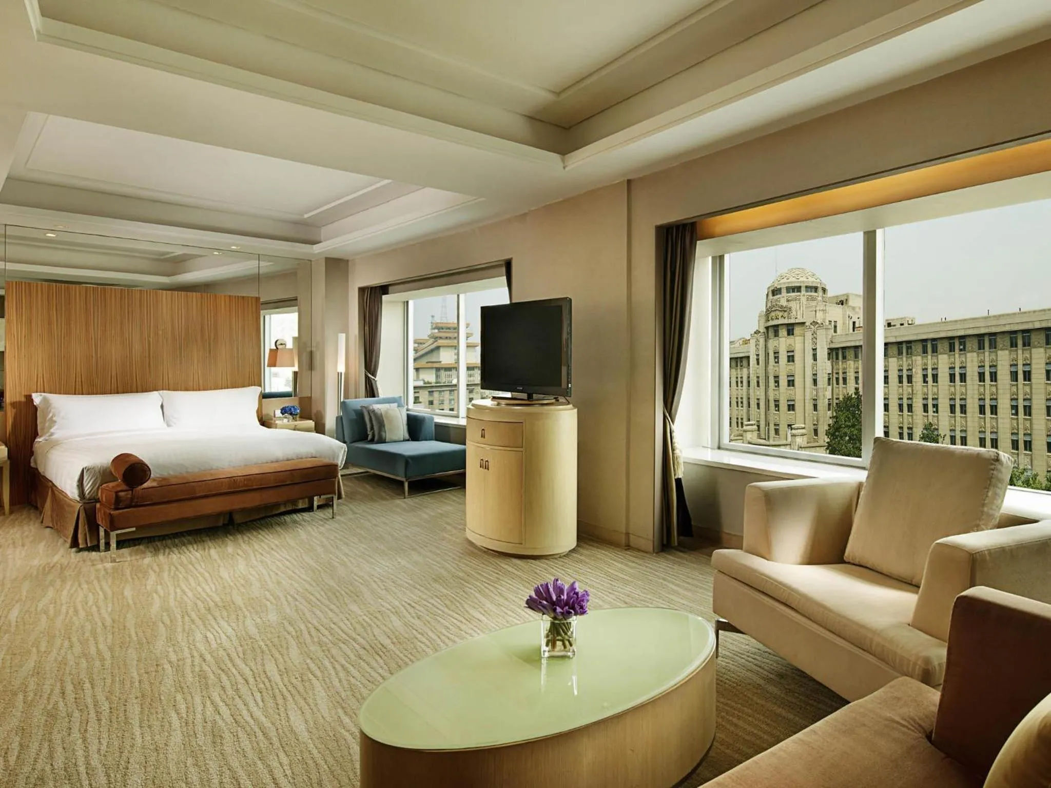 Photo of the whole room, Bed in Sofitel Xi'an On Renmin Square