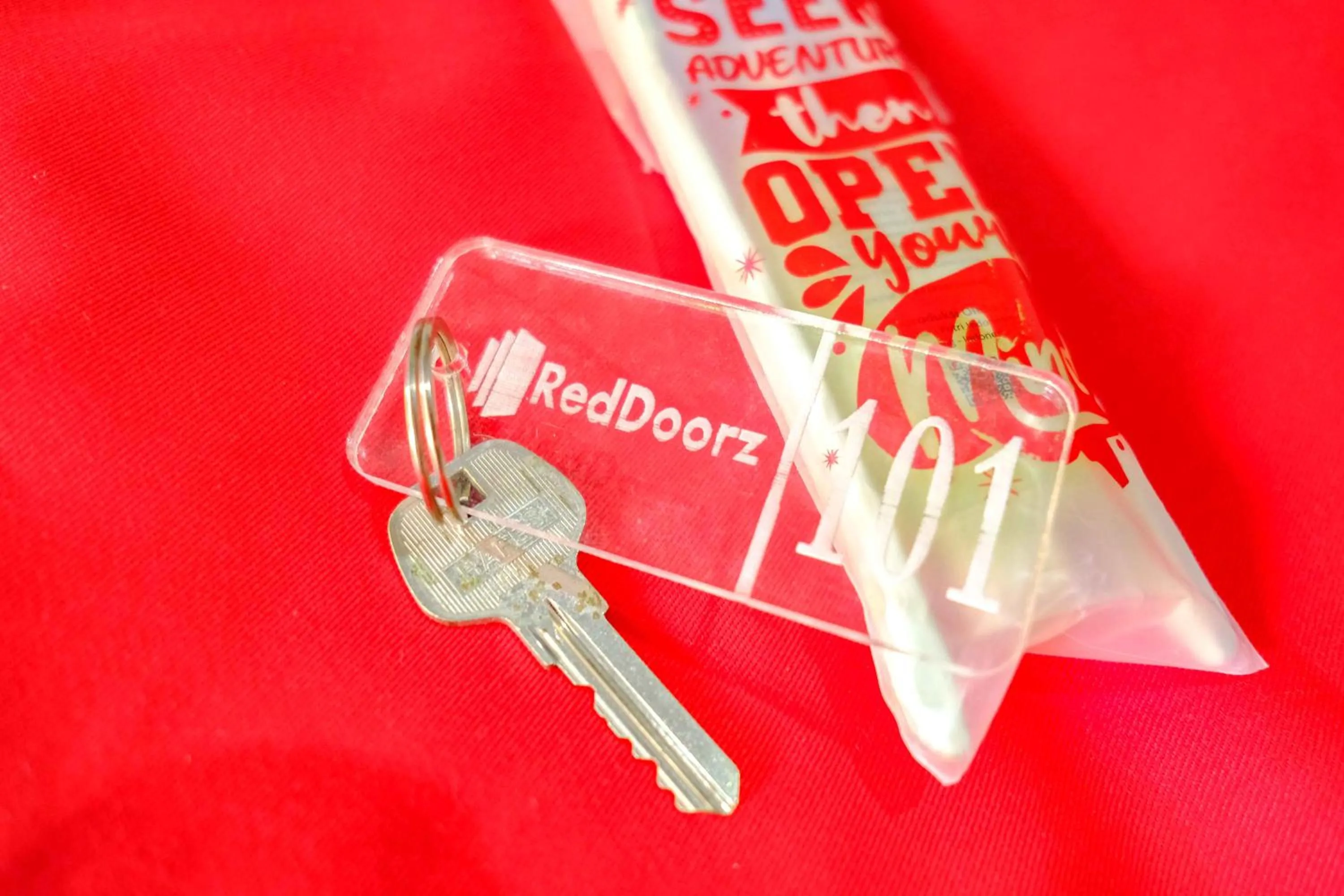 RedDoorz near Pasar Baru 3