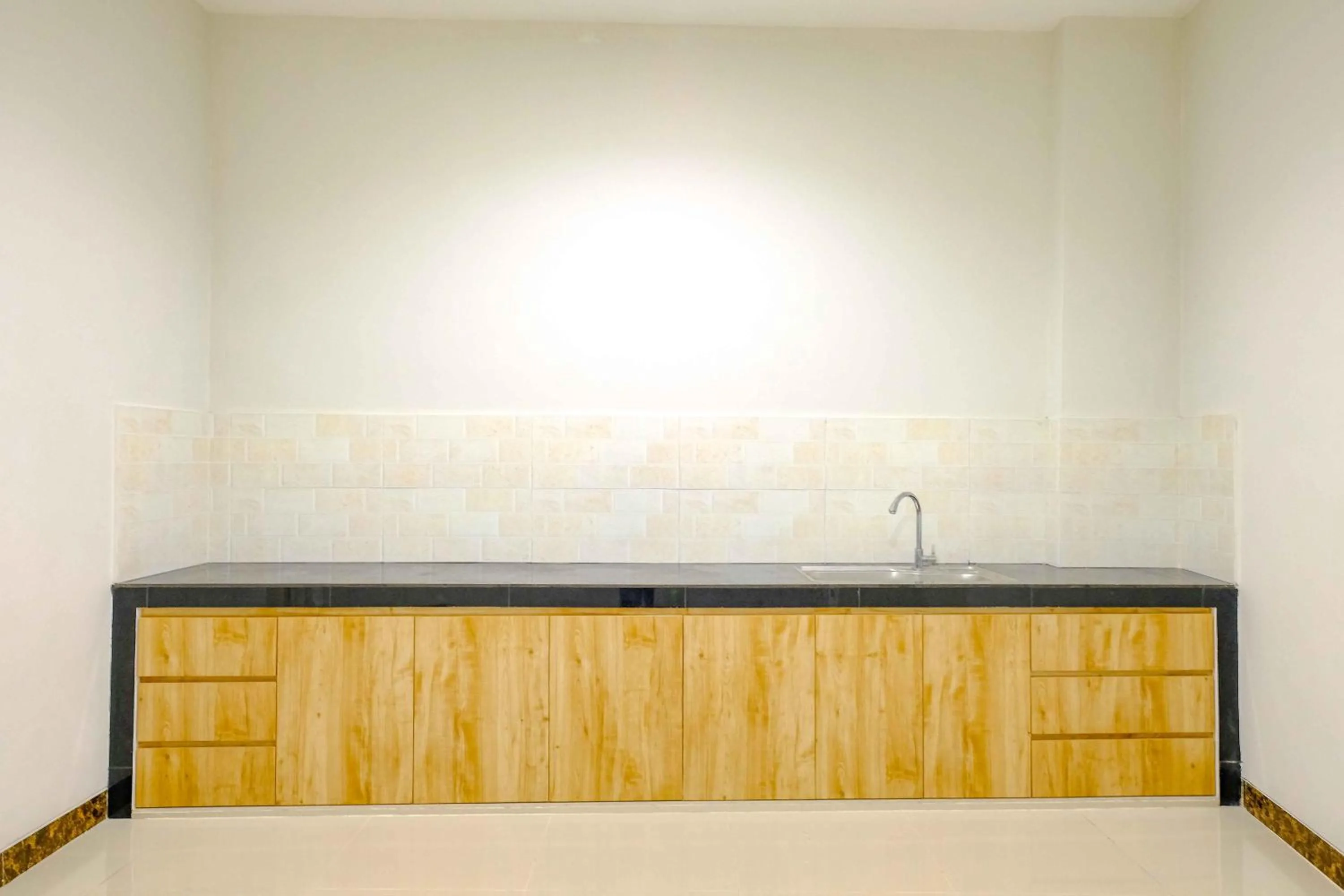 RedDoorz near Pasar Baru 3