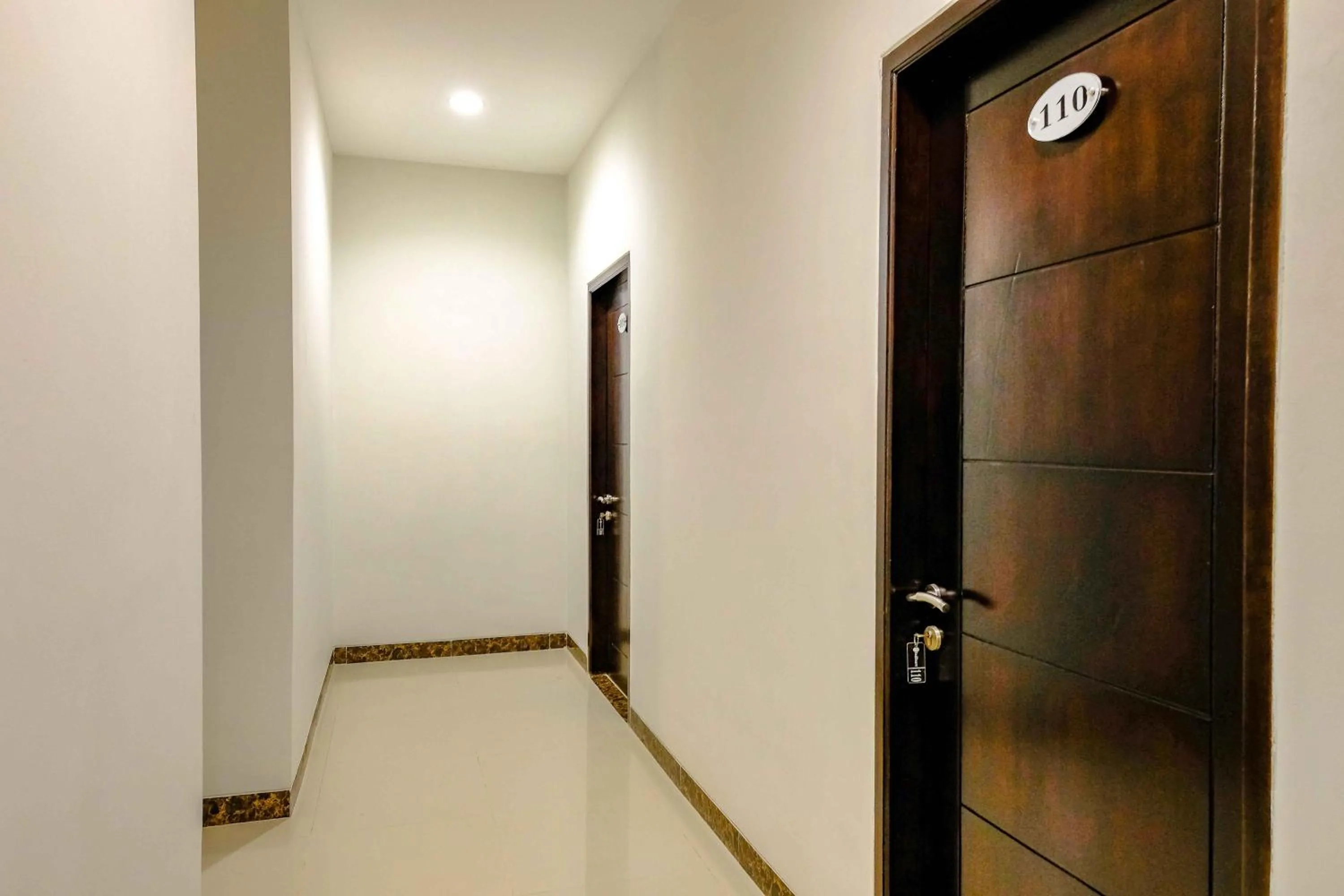 RedDoorz near Pasar Baru 3