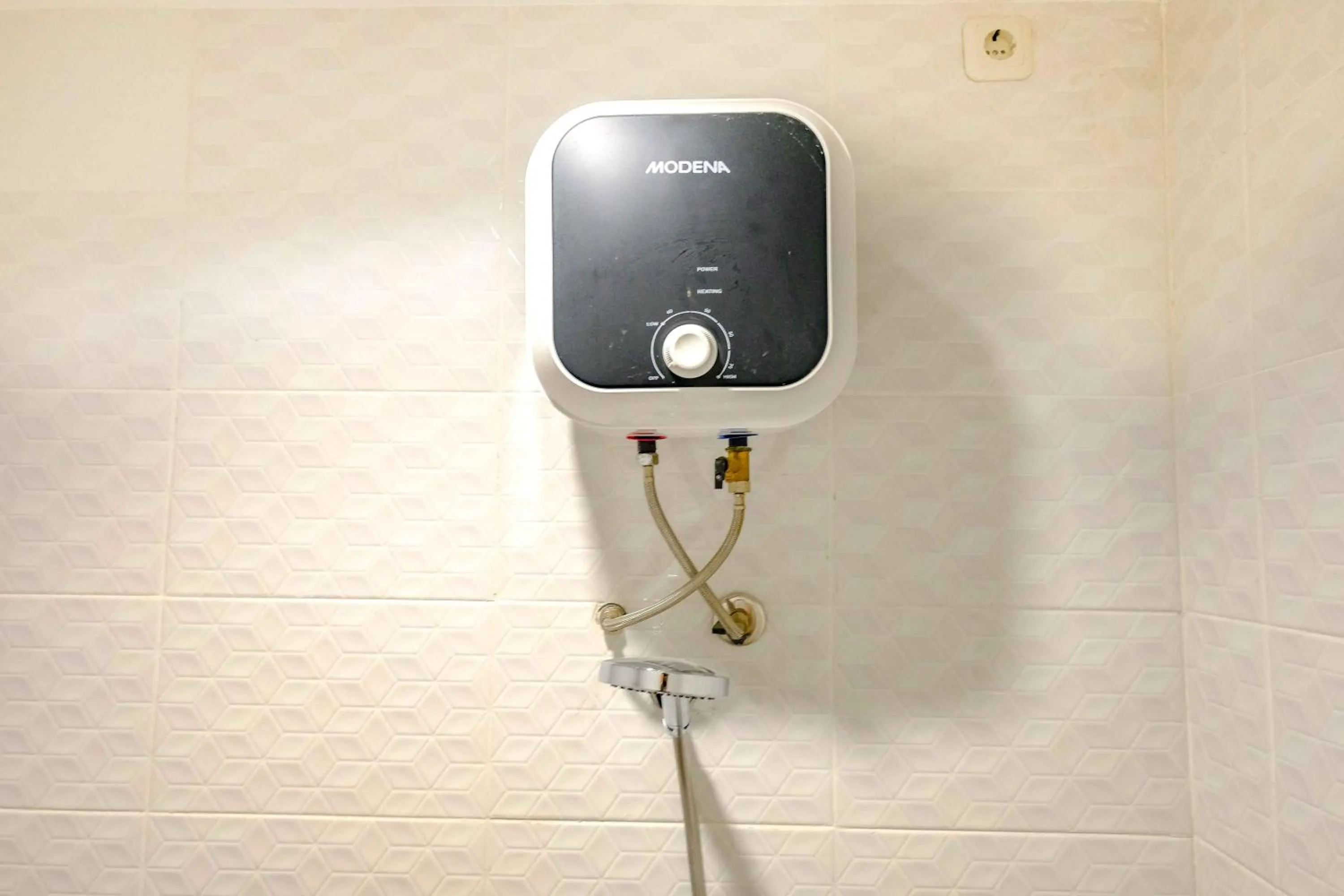 RedDoorz near Pasar Baru 3