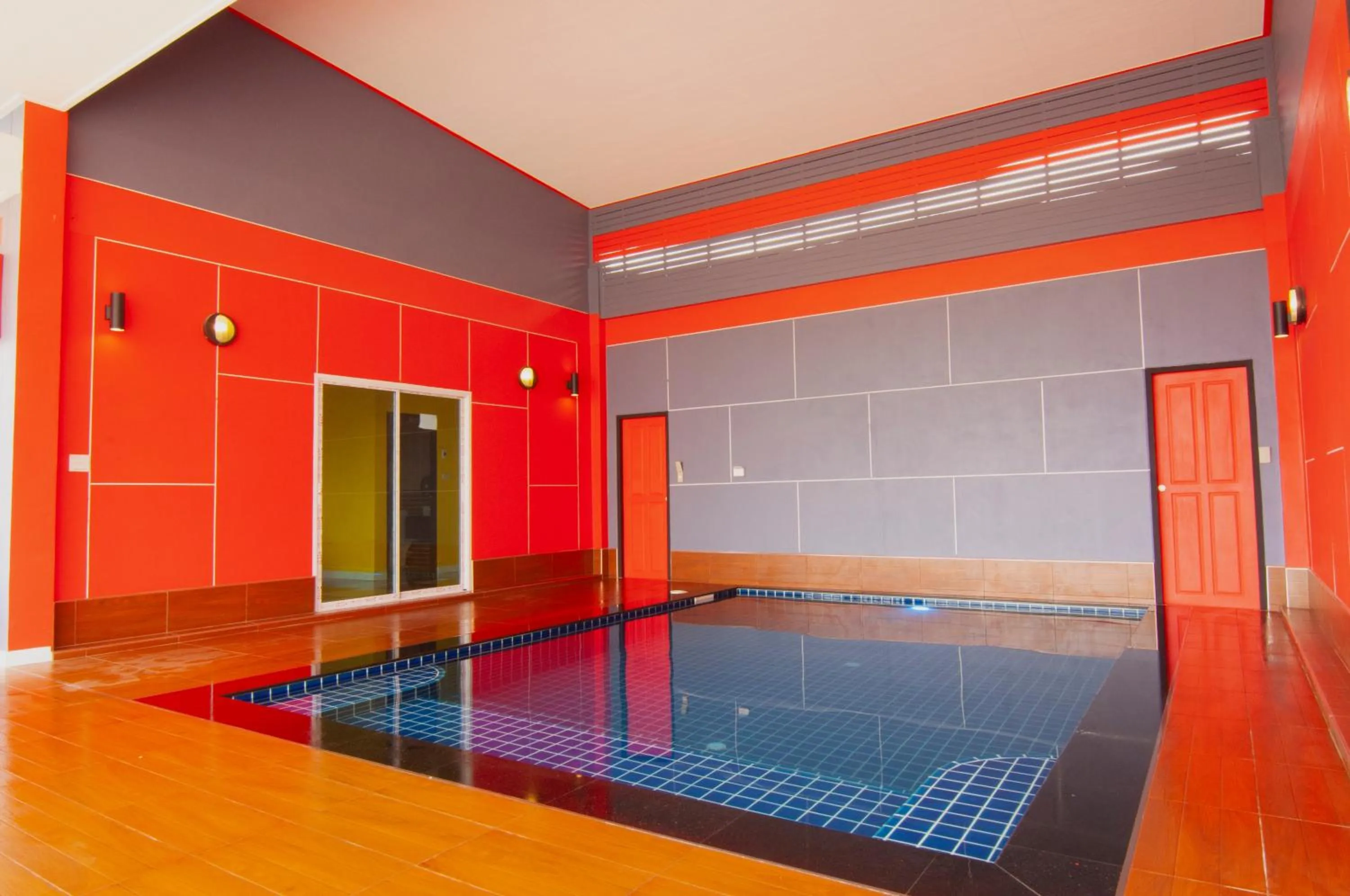 Swimming pool in The Palm Resort Kampeang Saen