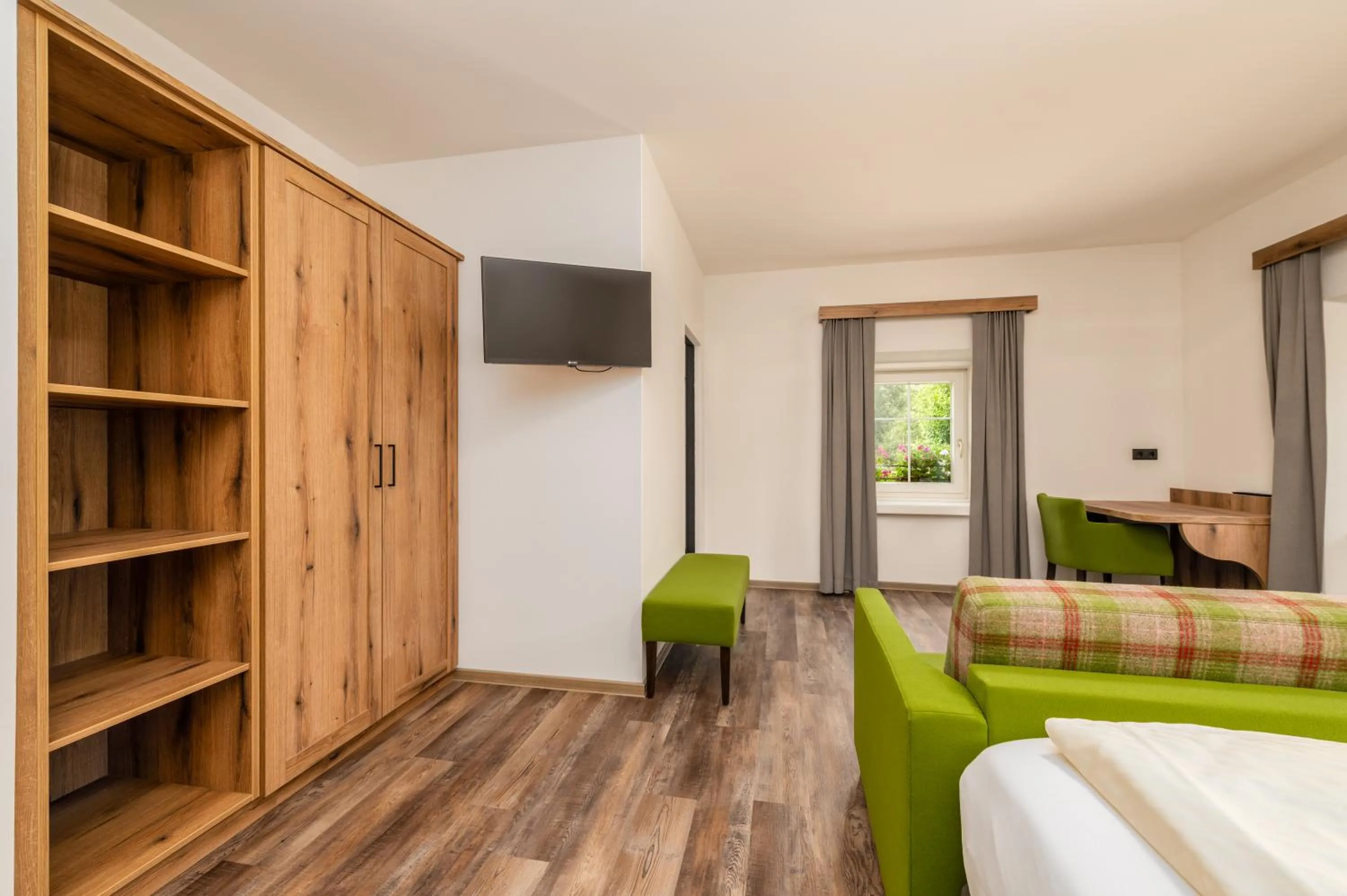 TV and multimedia, Bed in Landgasthof Bierfriedl