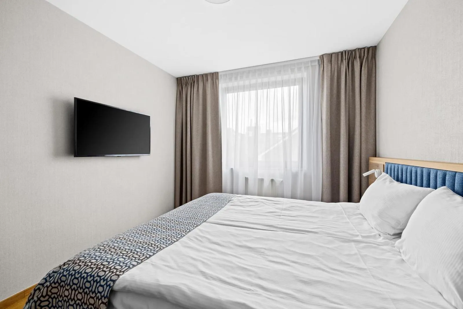 Bed in Maloves Resort & Spa, pokoje w bocznych budynkach