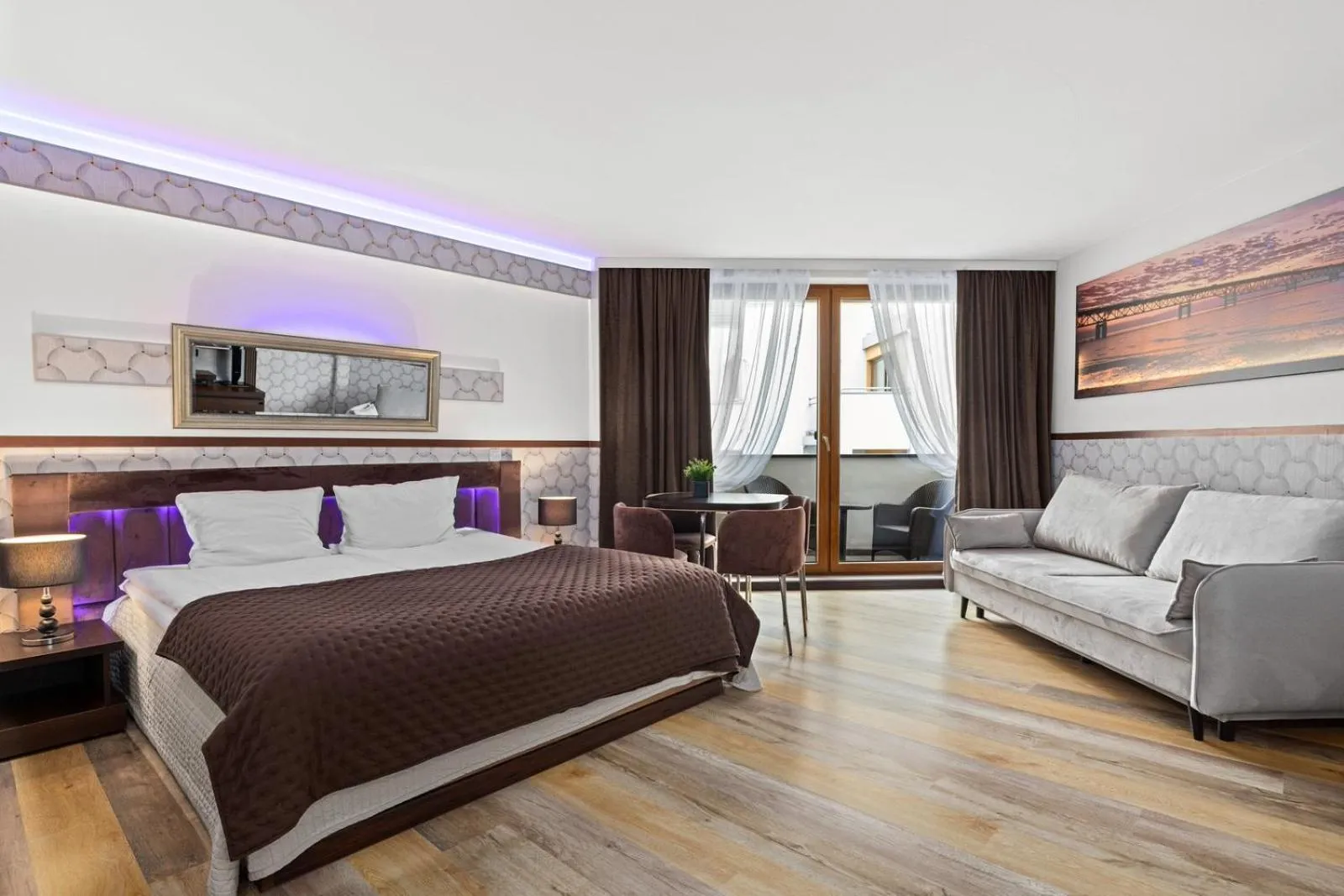 Bed in Maloves Resort & Spa, pokoje w bocznych budynkach