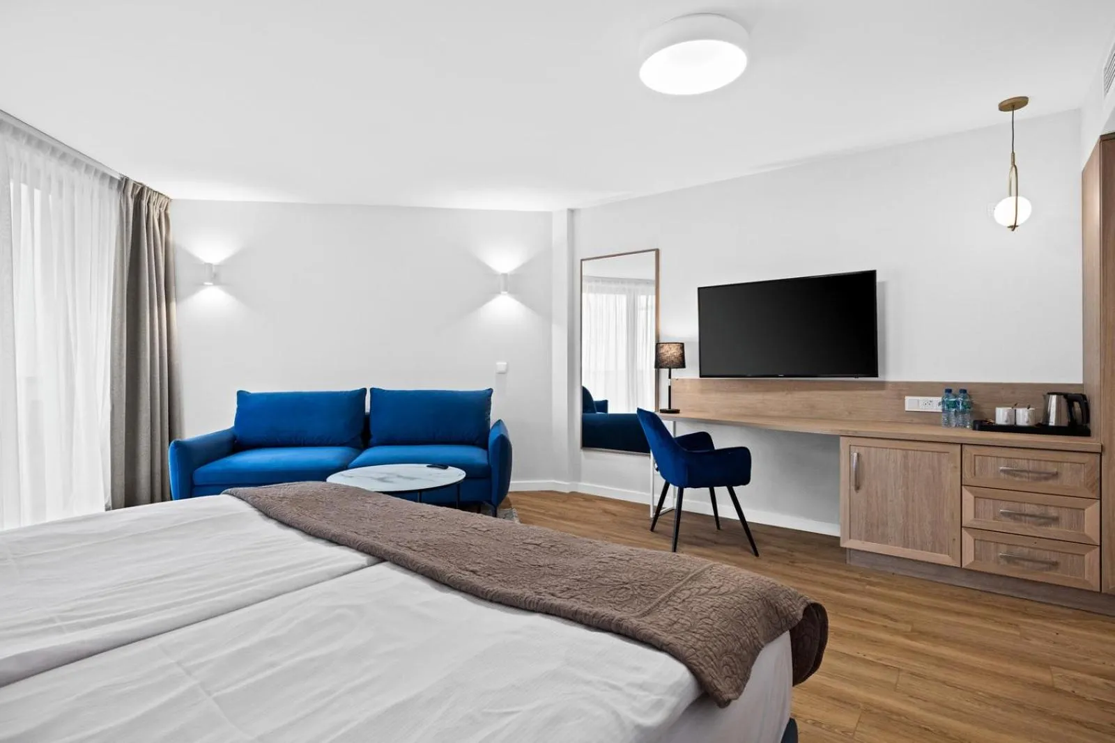 Bed in Maloves Resort & Spa, pokoje w bocznych budynkach