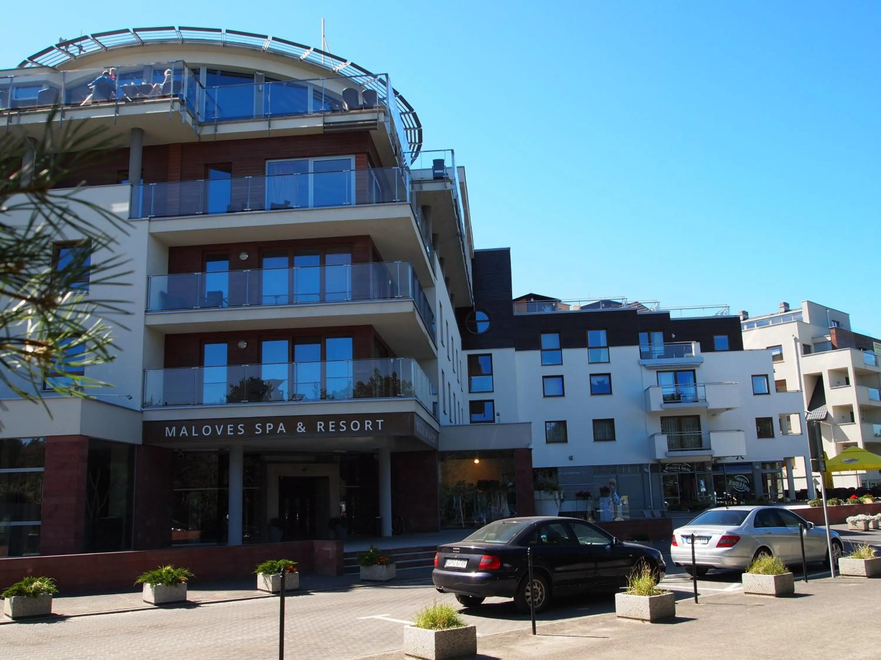 Property building in Maloves Resort & Spa, pokoje w bocznych budynkach