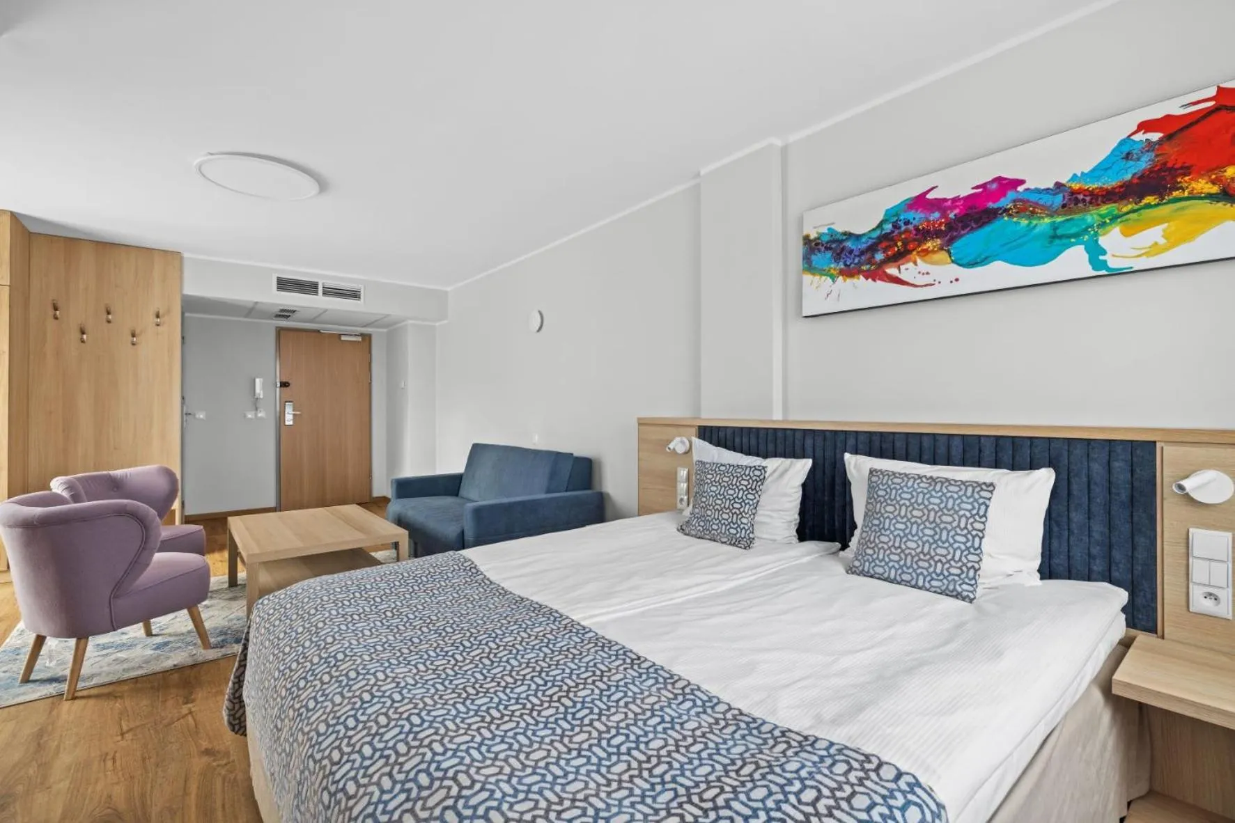 Bed in Maloves Resort & Spa, pokoje w bocznych budynkach