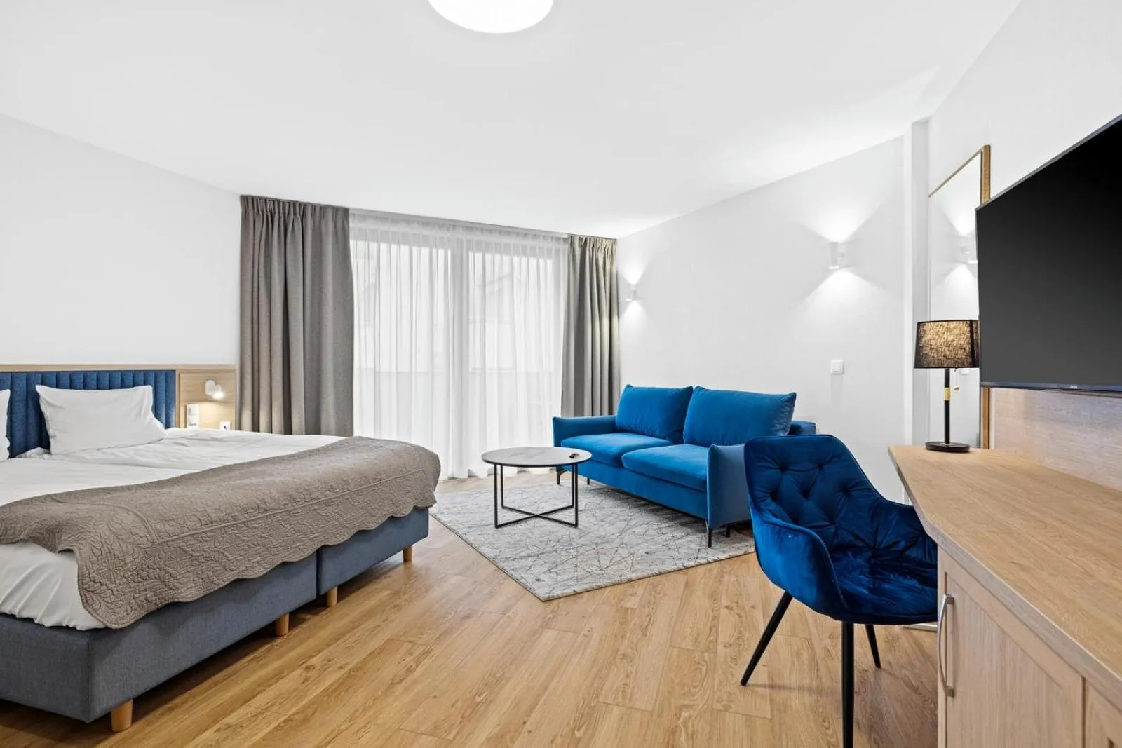 Bed in Maloves Resort & Spa, pokoje w bocznych budynkach