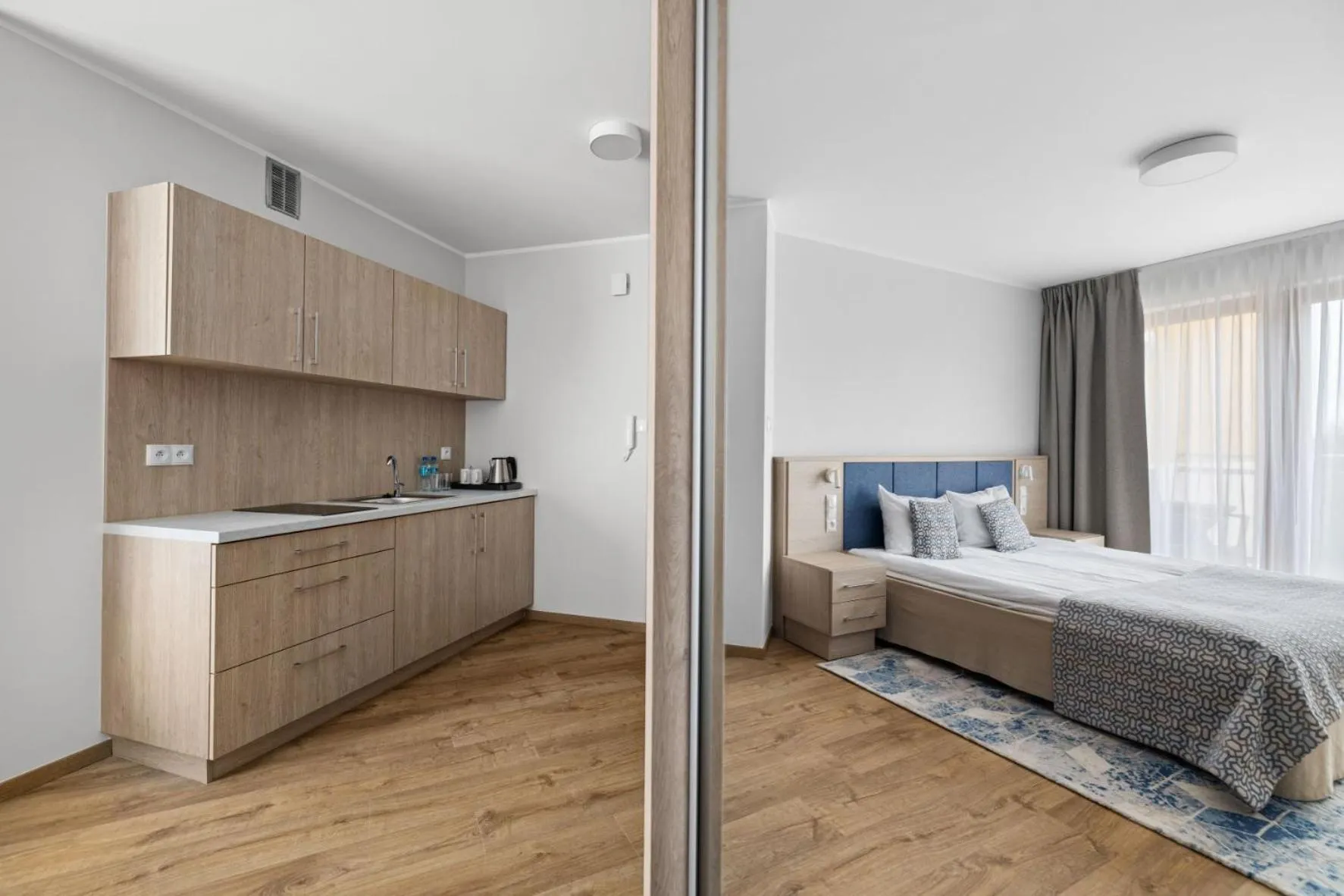 Bed in Maloves Resort & Spa, pokoje w bocznych budynkach