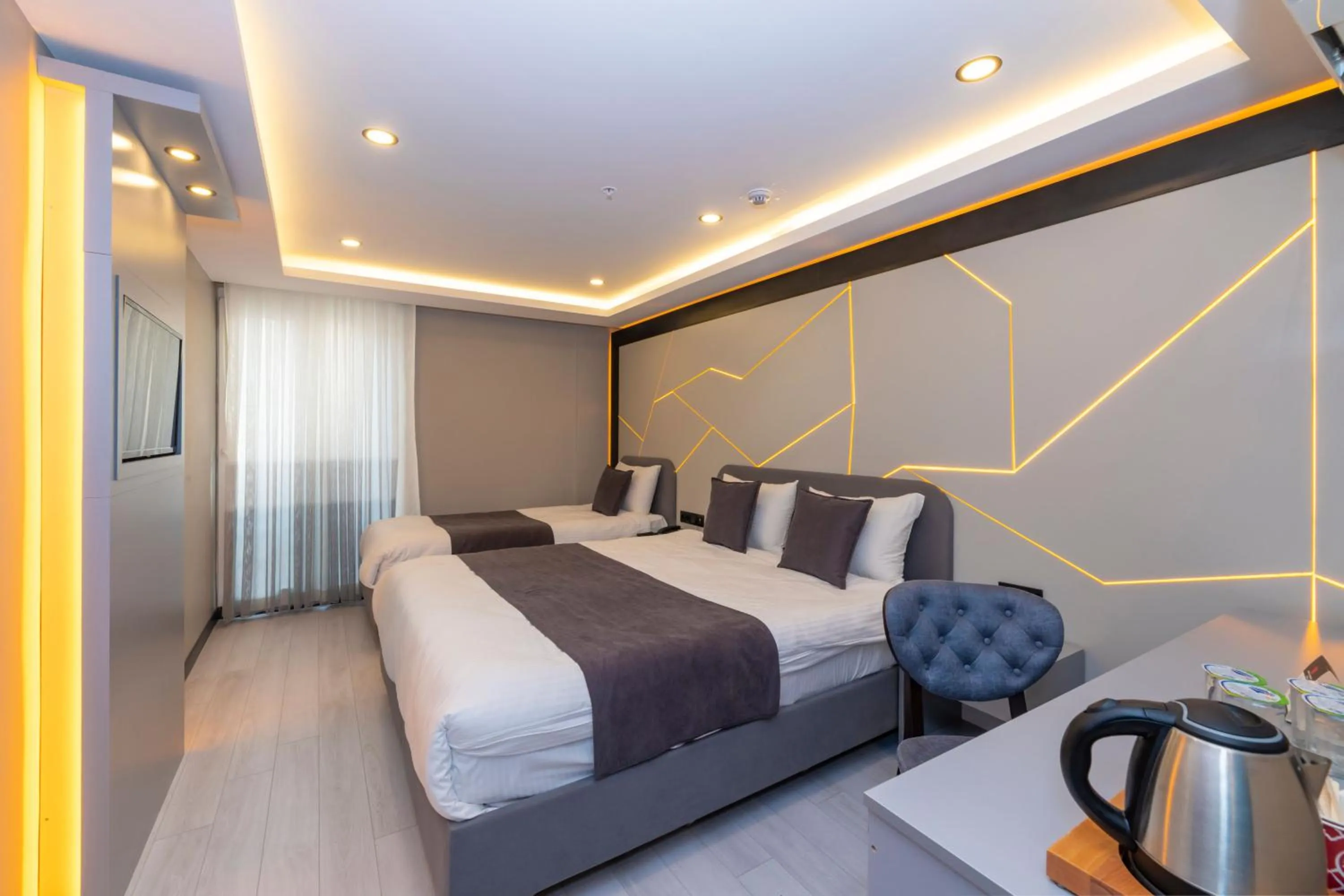 Bedroom, Bed in White Corner Hotel