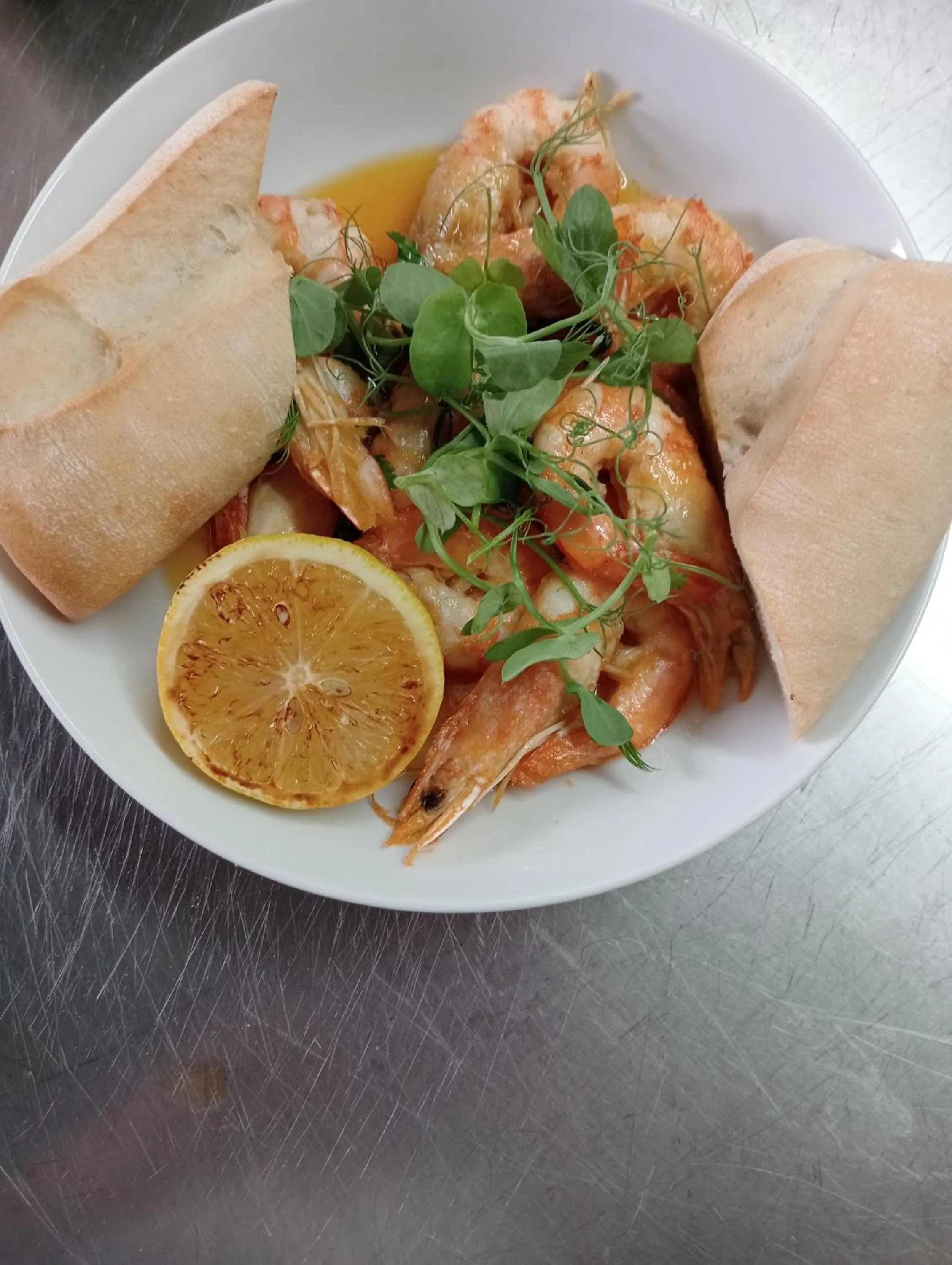 Restaurant/places to eat in THE KINGS ARMS INN