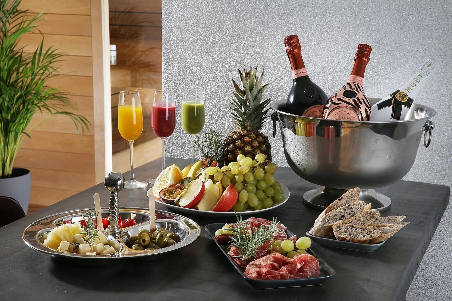 Food close-up in Private Spa LUX with Whirlpool and Sauna in Zurich