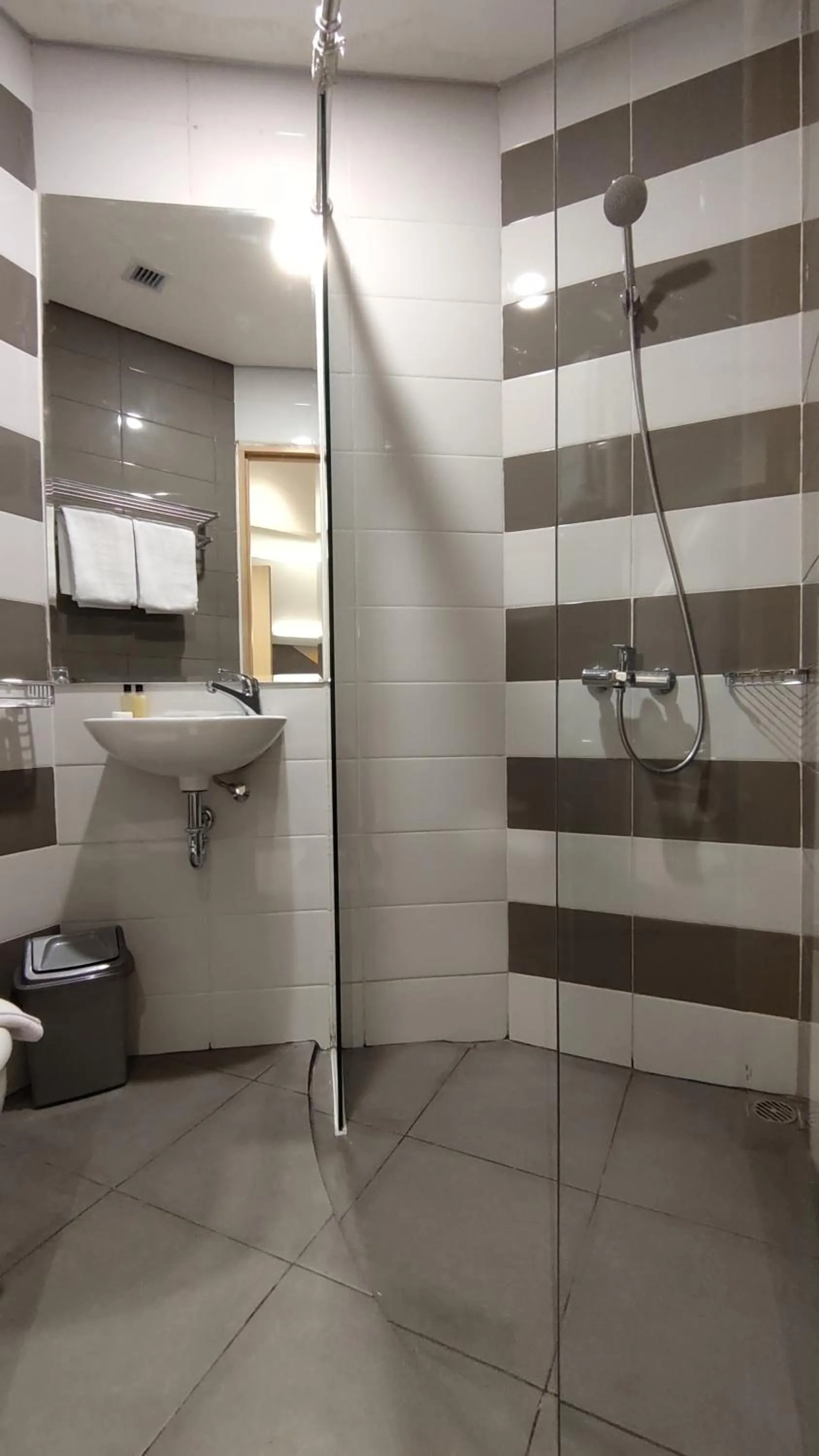Bathroom in Agogo Downtown Hotel Surabaya