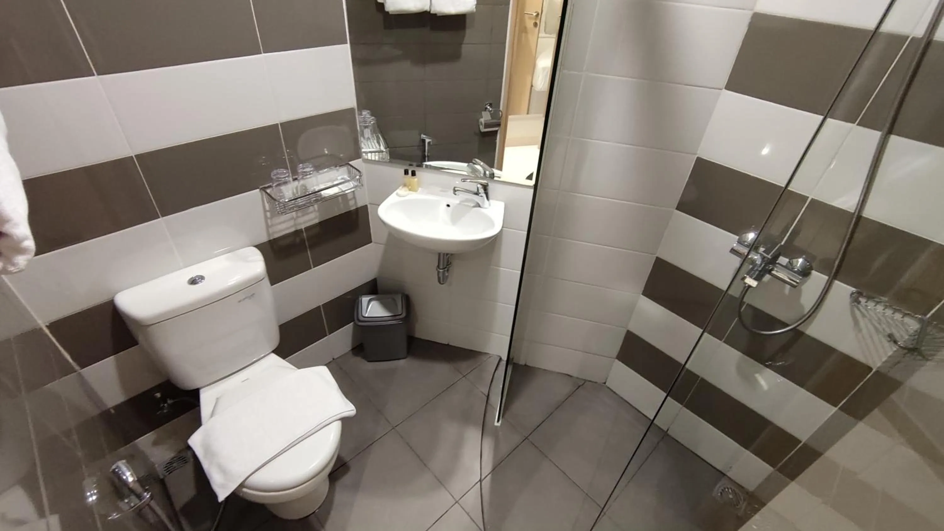 Bathroom in Agogo Downtown Hotel Surabaya