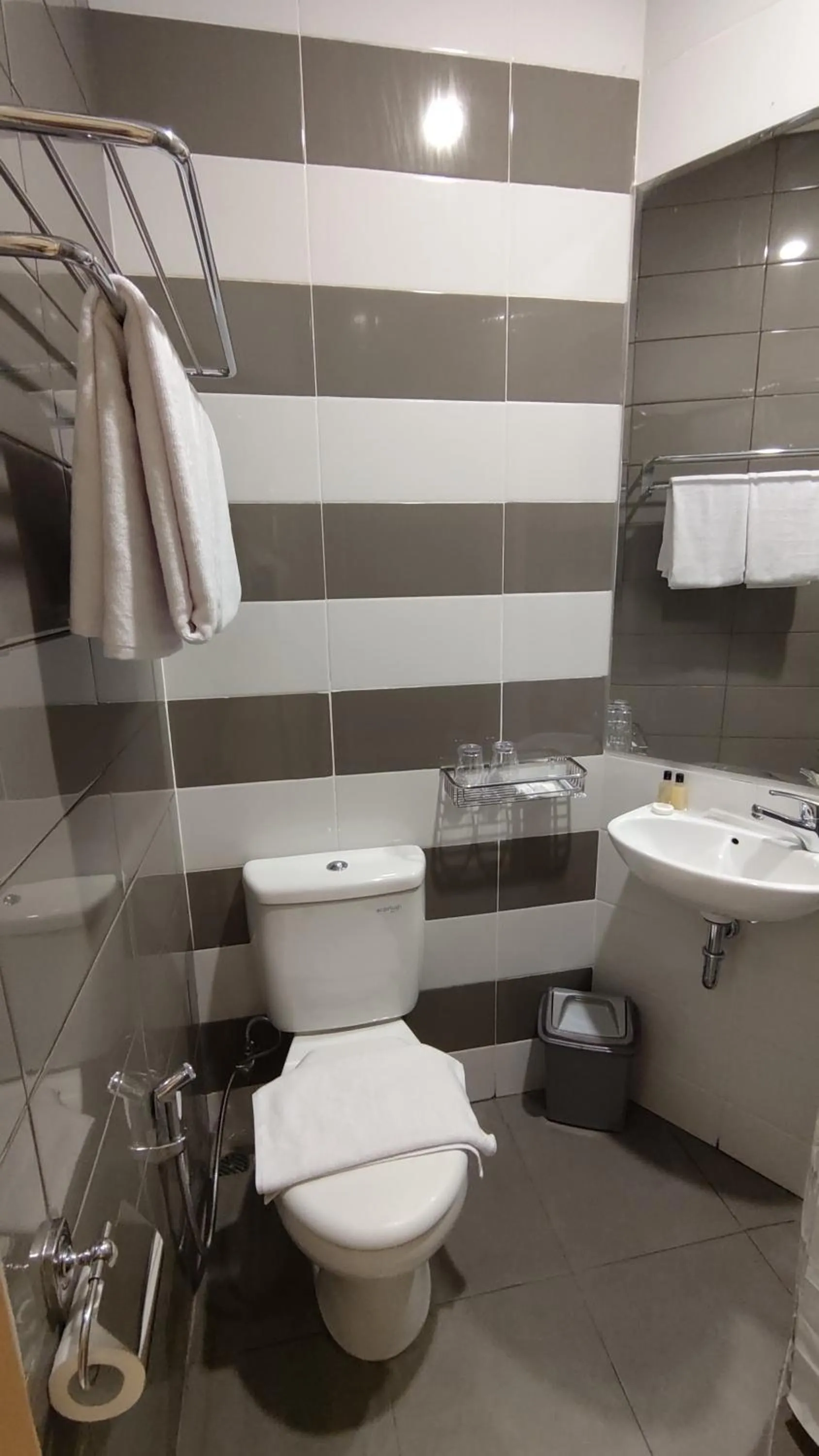 Bathroom in Agogo Downtown Hotel Surabaya