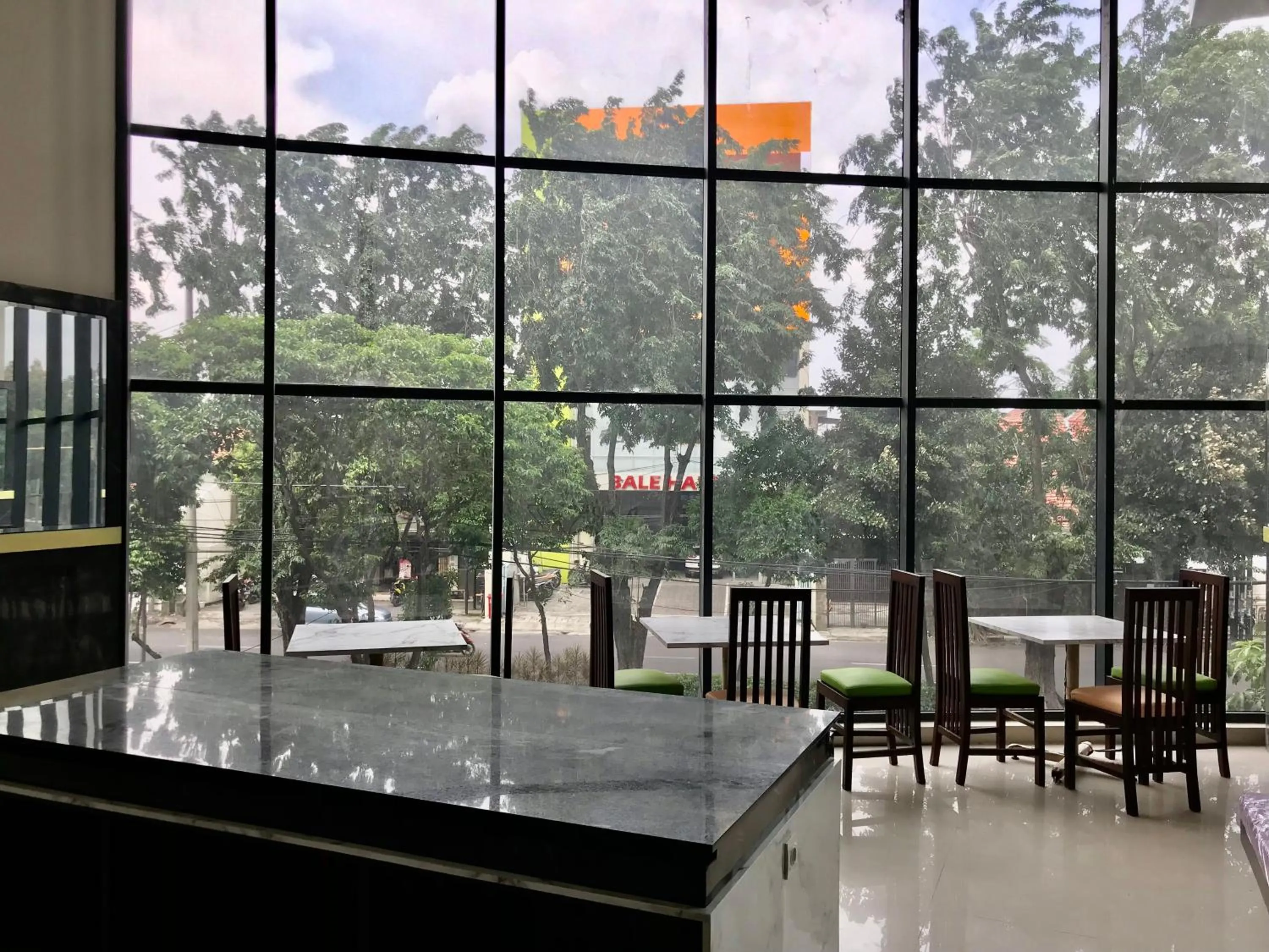 Restaurant/places to eat in Agogo Downtown Hotel Surabaya