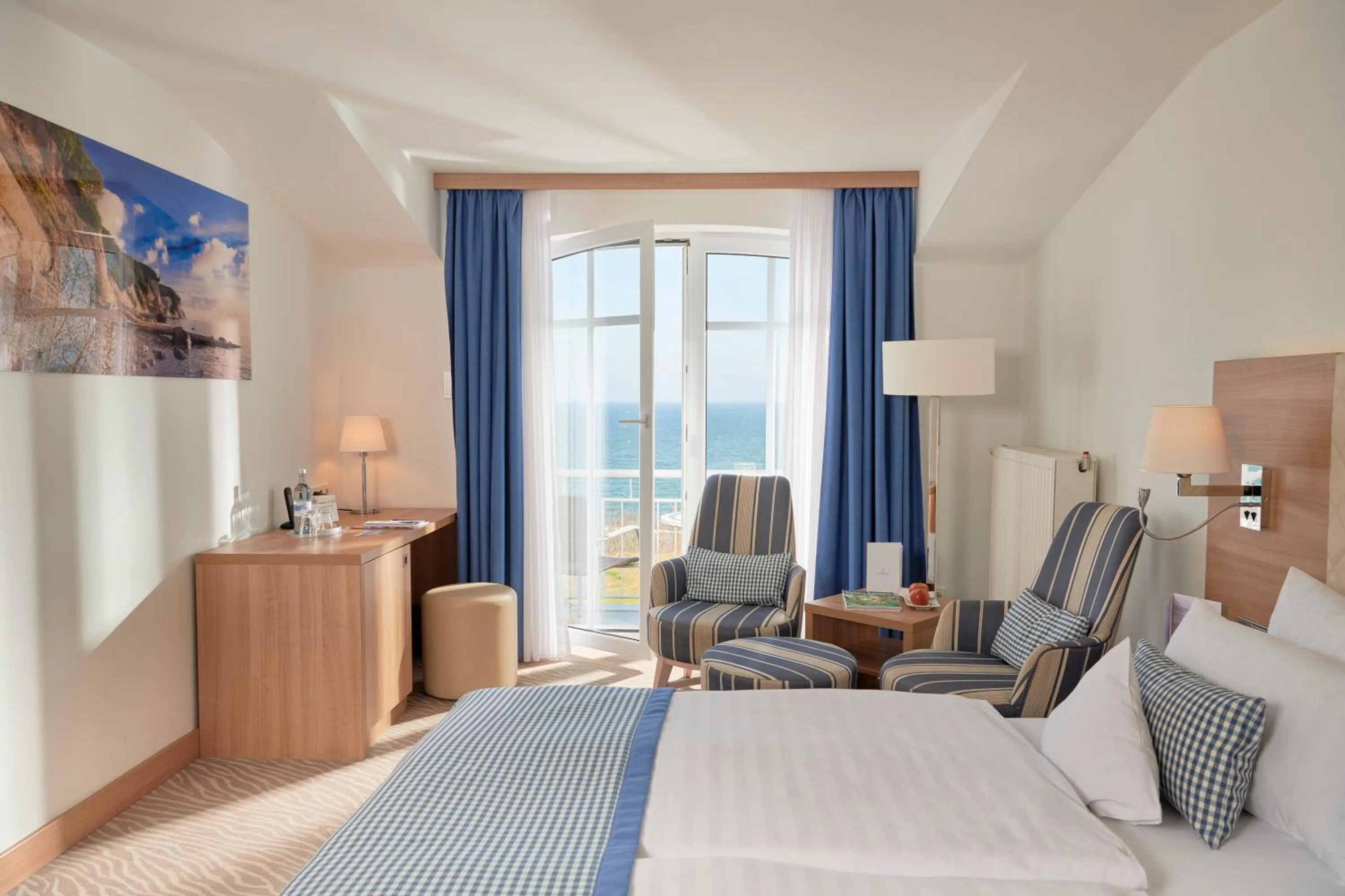 Photo of the whole room, Bed in Hotel Bernstein