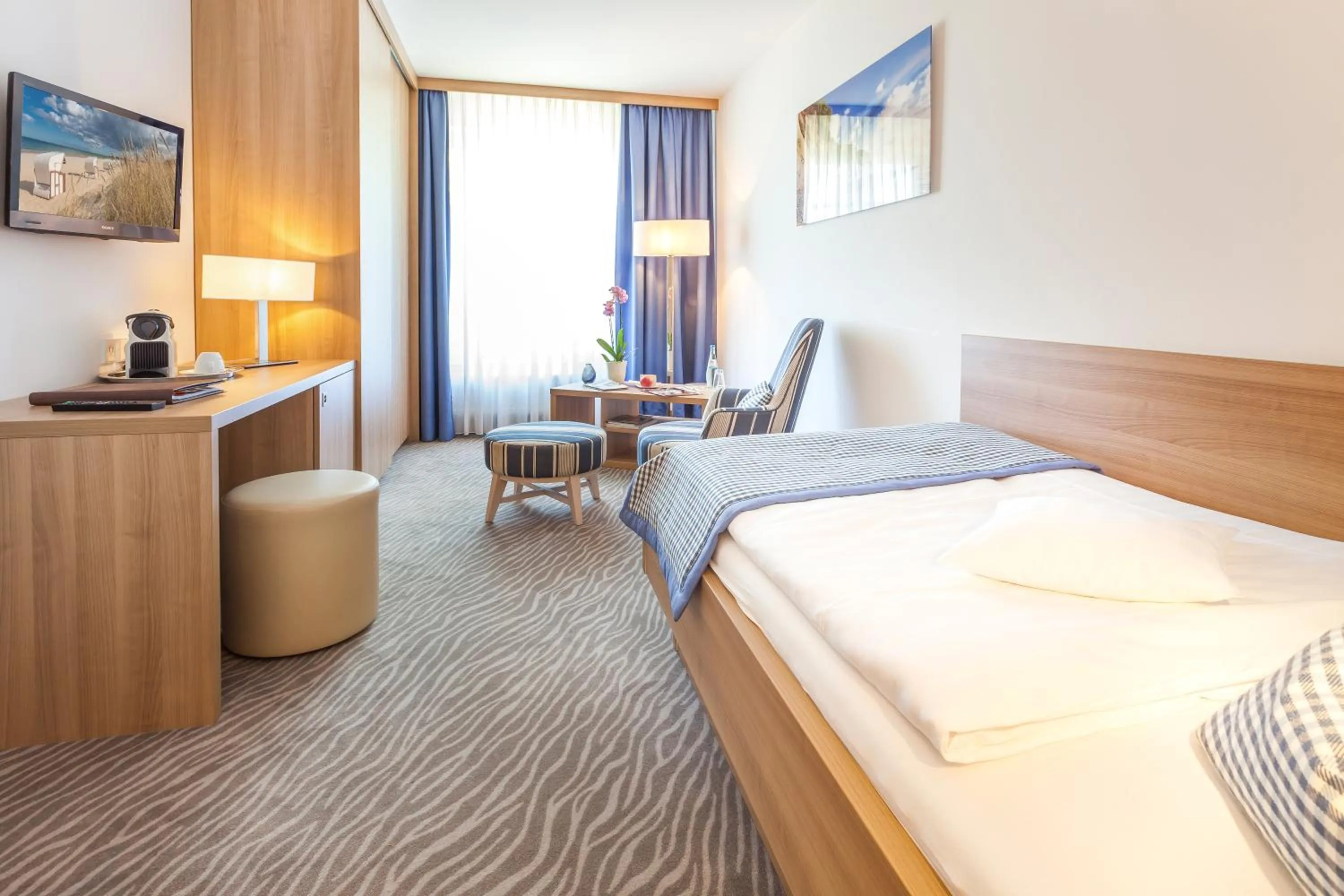 Photo of the whole room, Bed in Hotel Bernstein