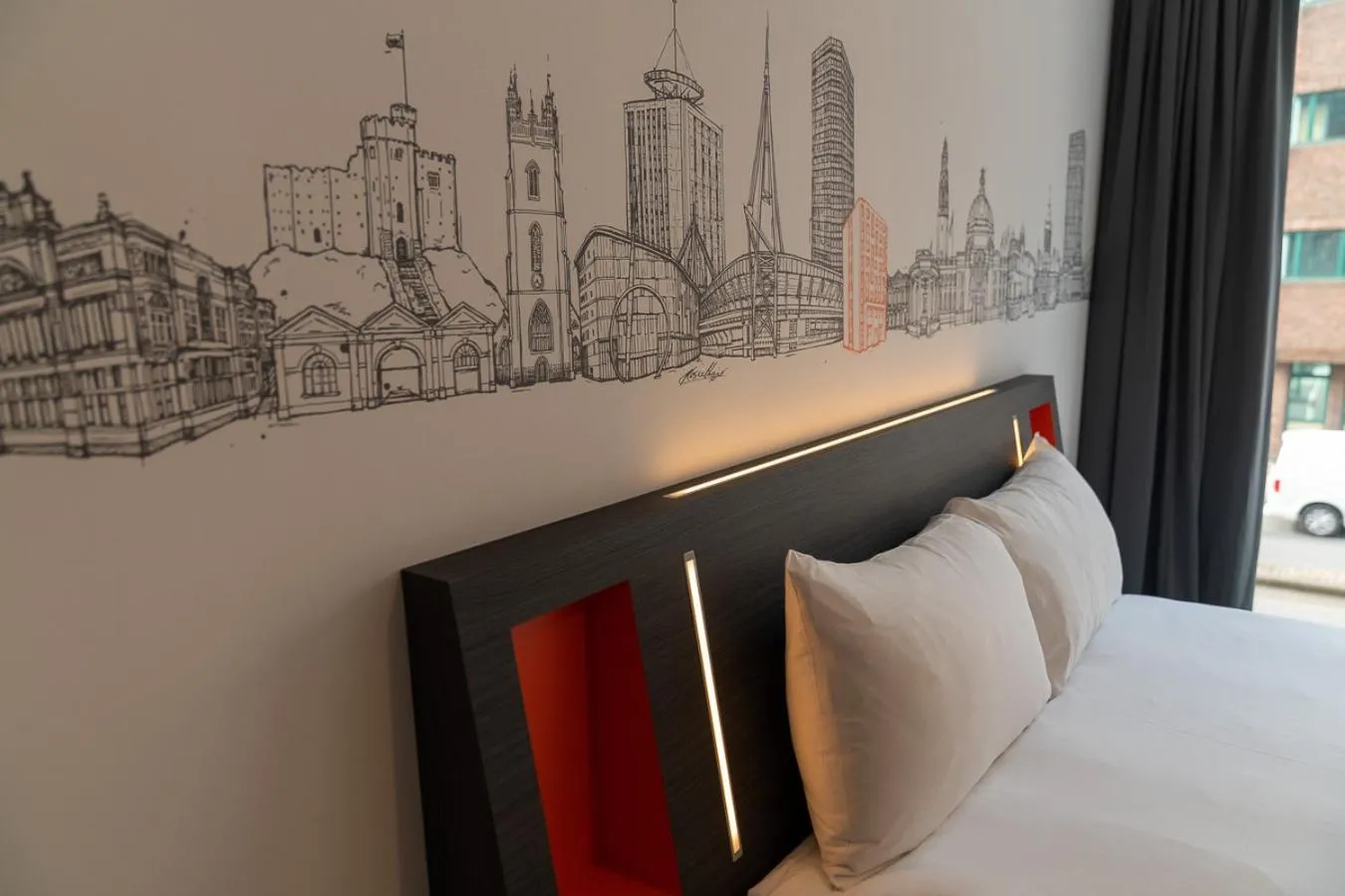 Bedroom, Bed in easyHotel Cardiff