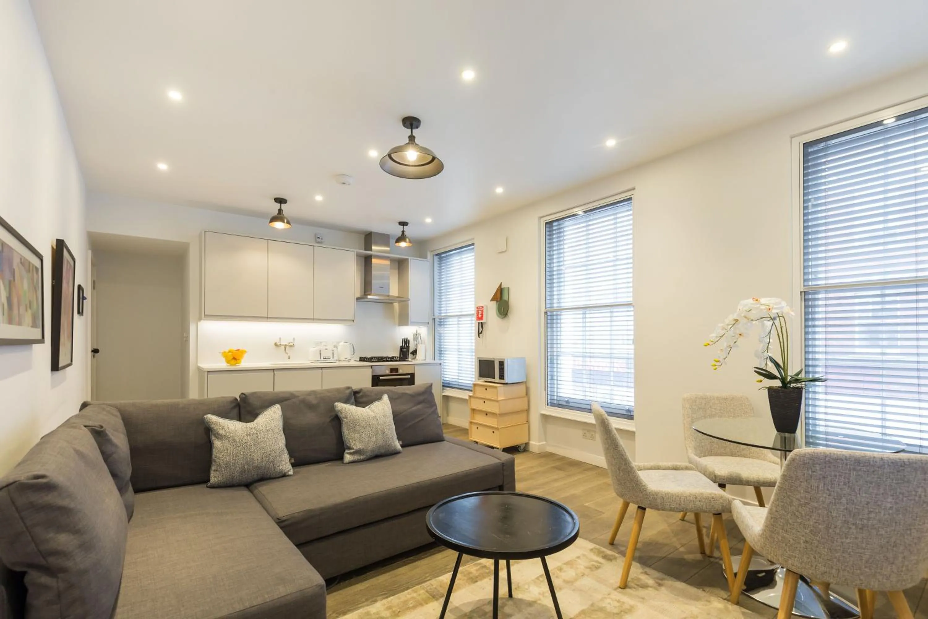 Kitchen or kitchenette in Urban Chic - Rathbone