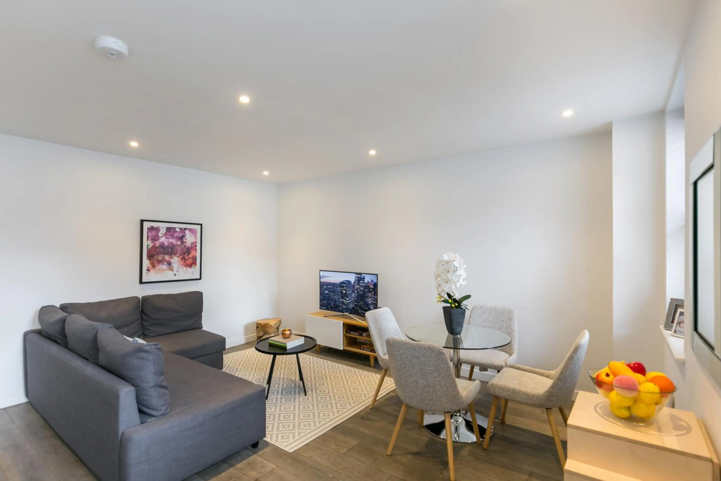 Dining area in Urban Chic - Rathbone