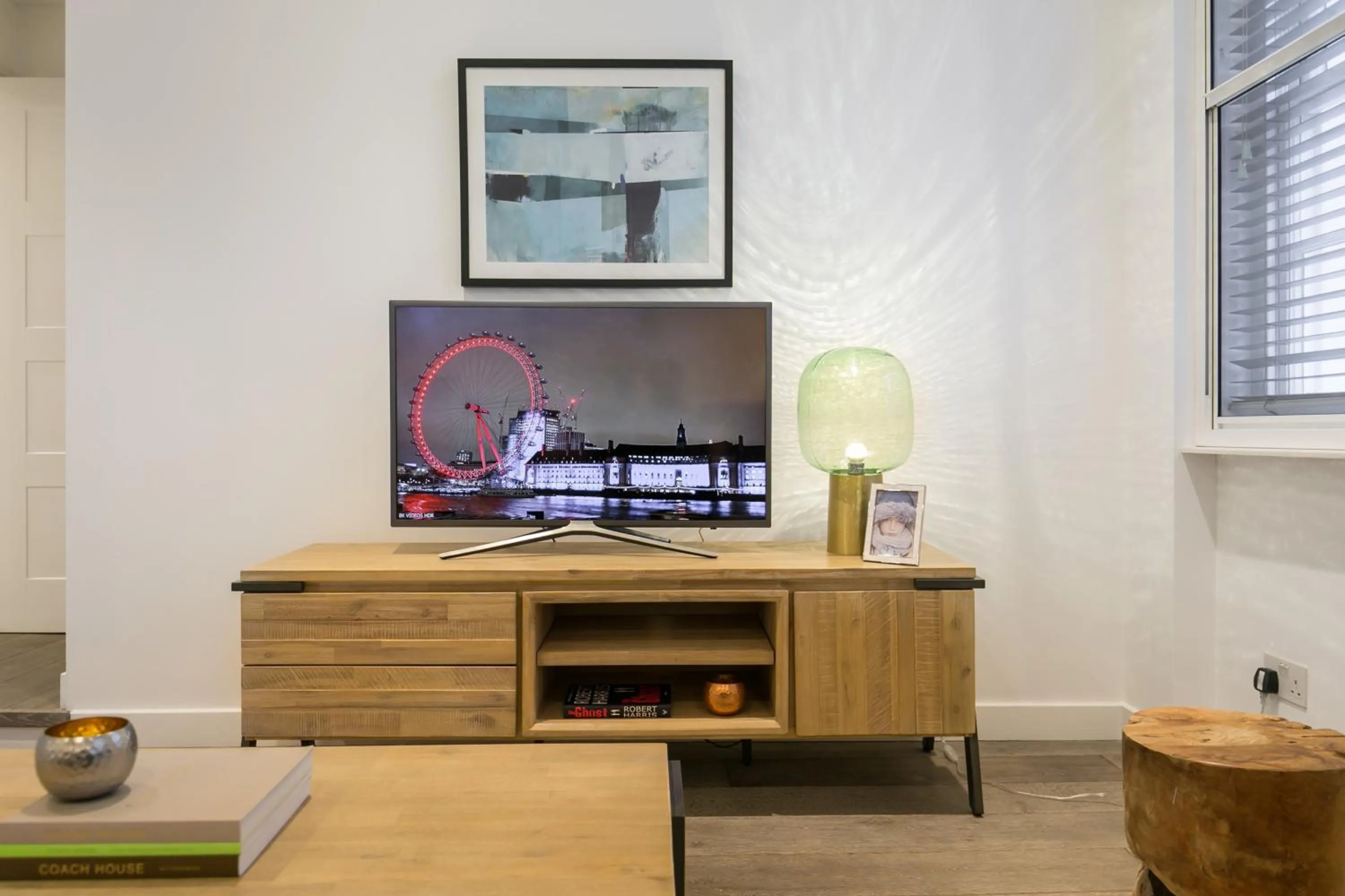 TV and multimedia in Urban Chic - Rathbone
