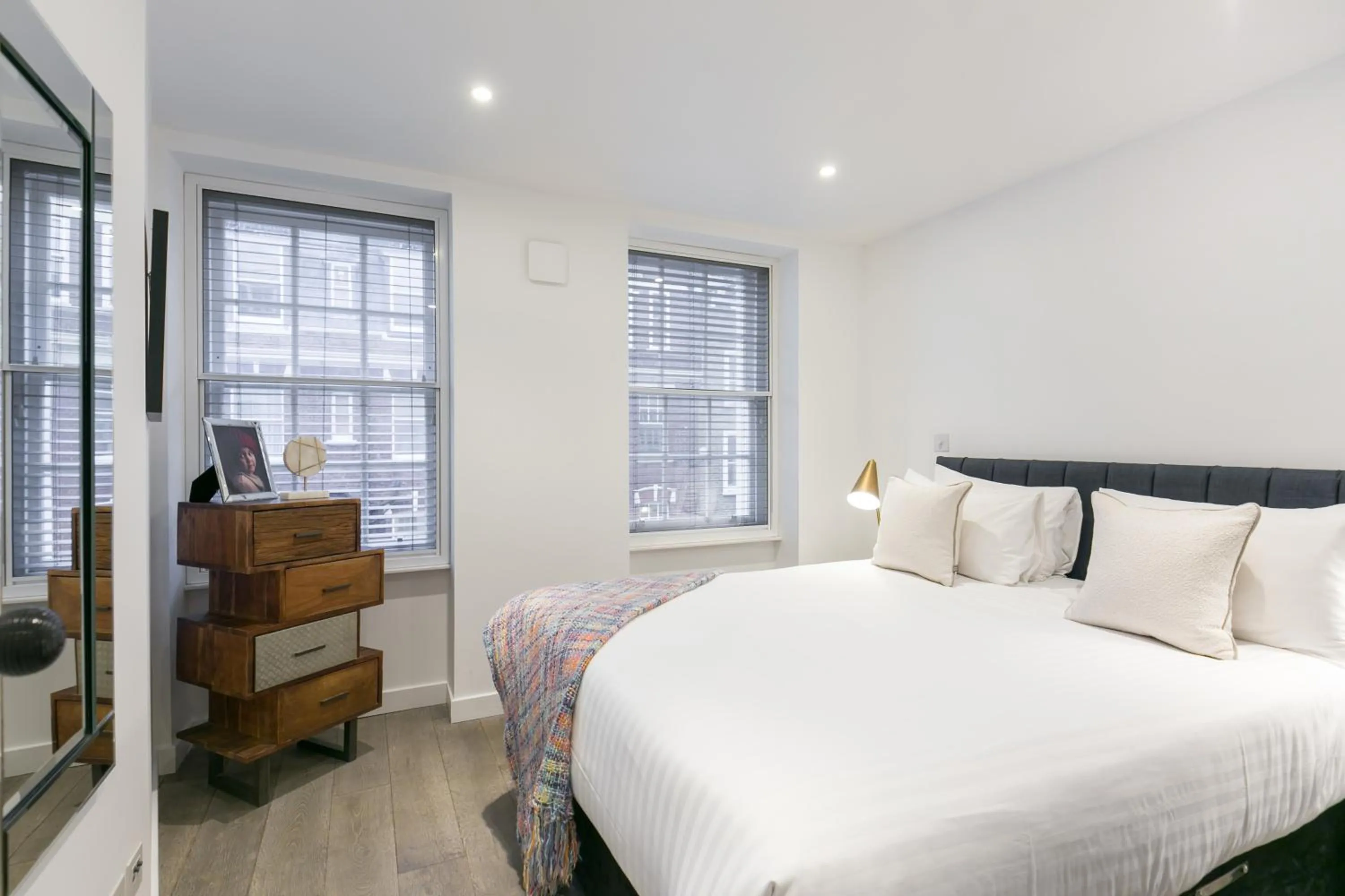 View (from property/room), Bed in Urban Chic - Rathbone