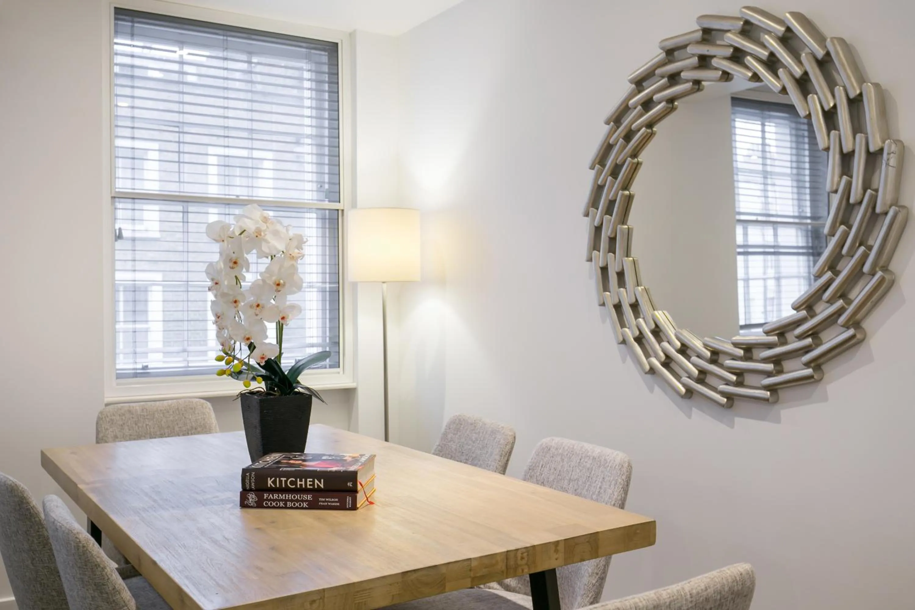 Dining area in Urban Chic - Rathbone