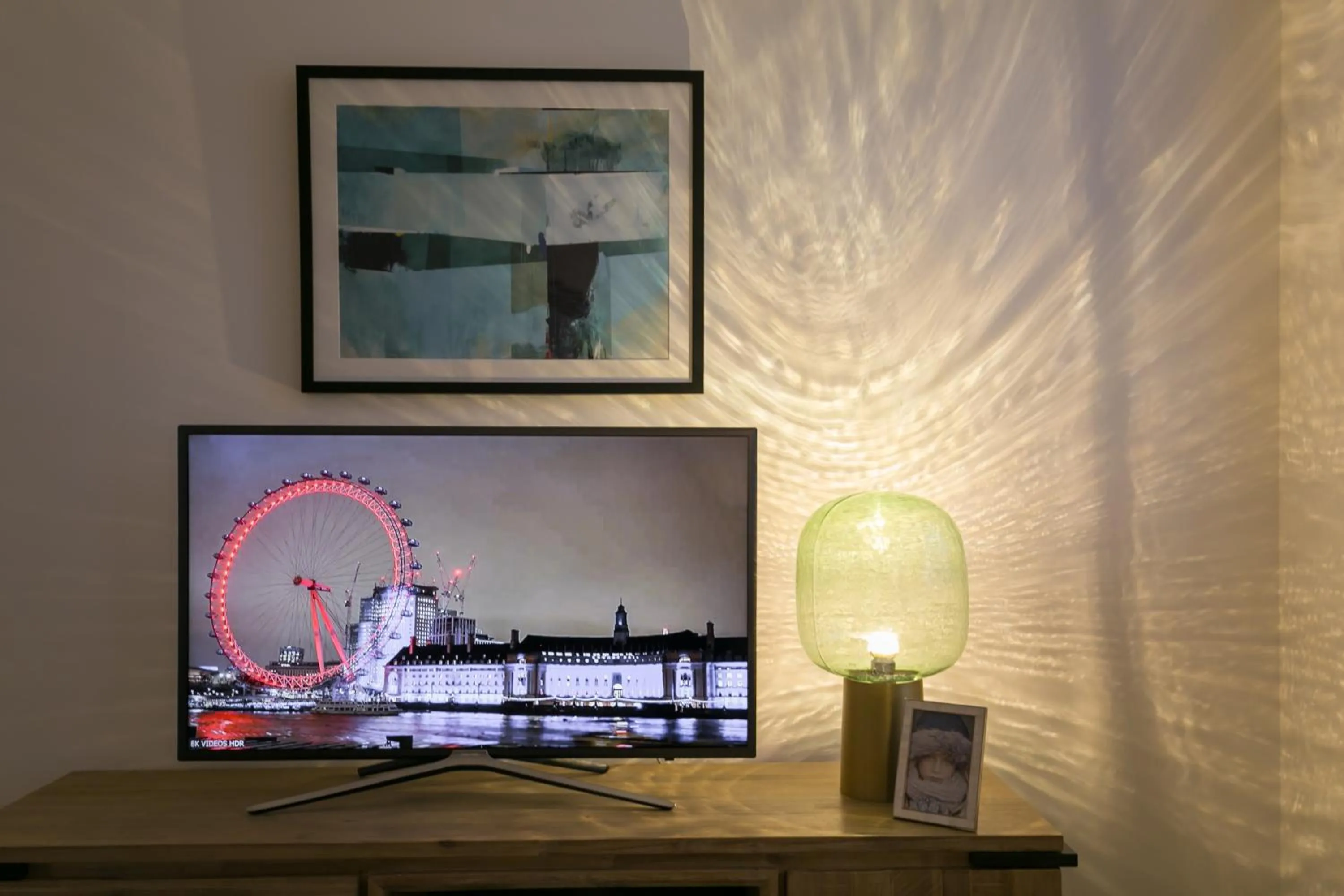 TV and multimedia in Urban Chic - Rathbone