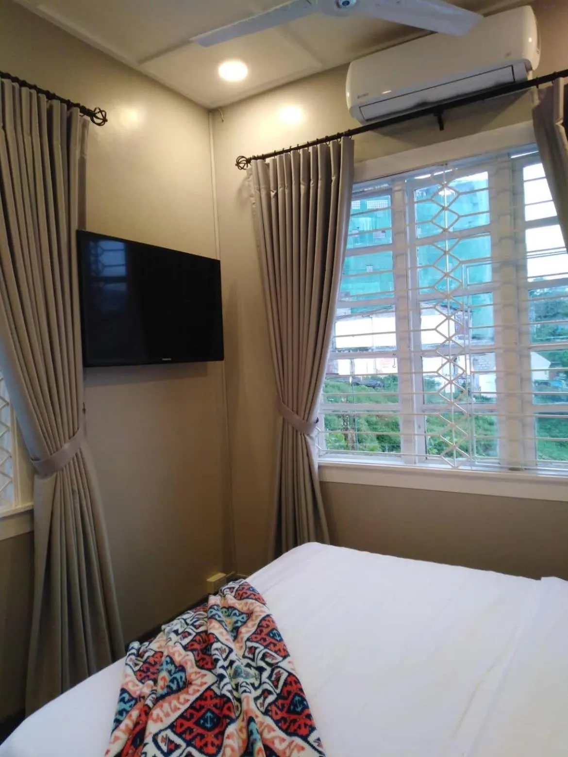 TV and multimedia, Bed in R Bed and Breakfast