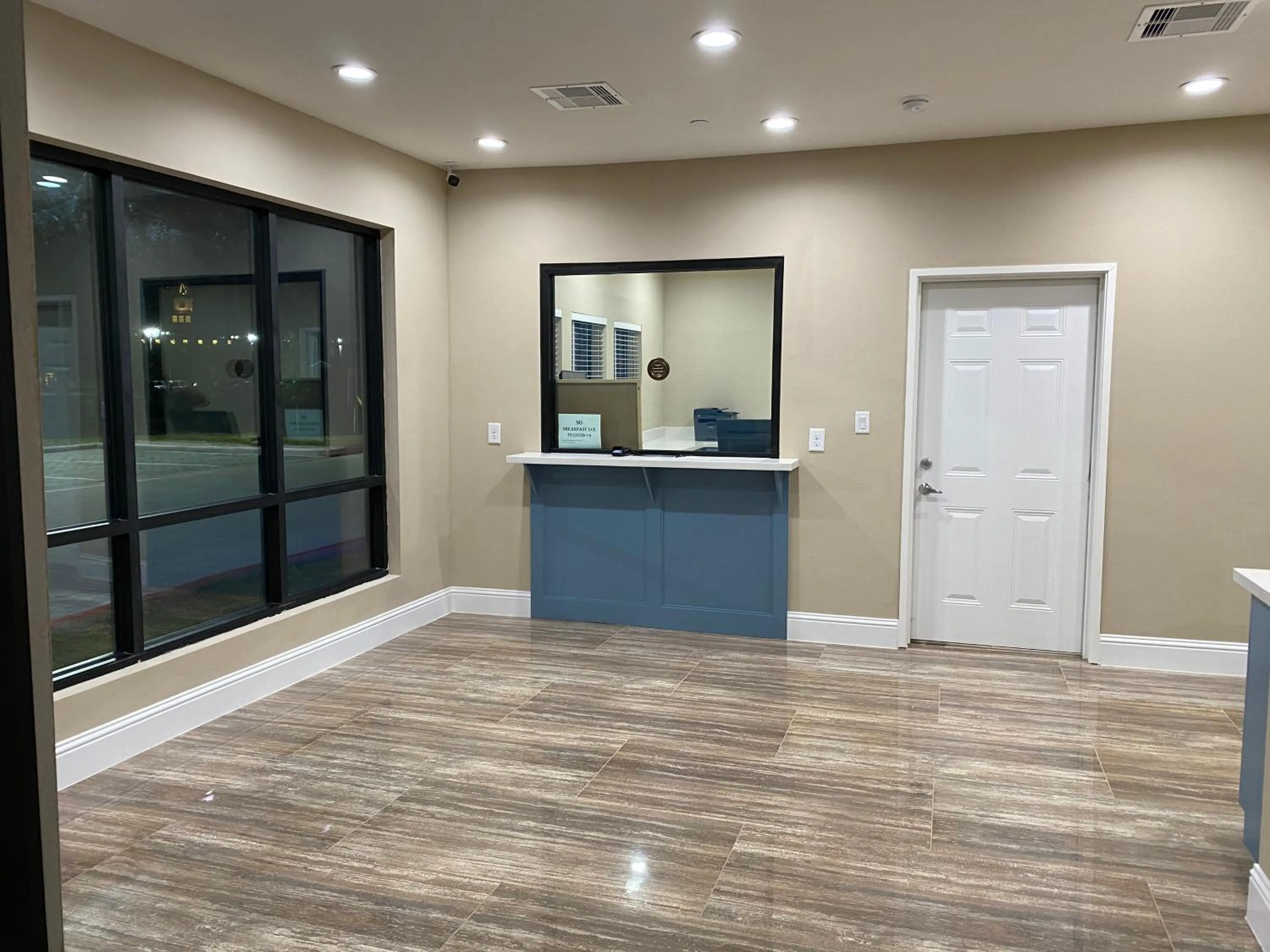 Living room in Lone Star Inn - Dickinson