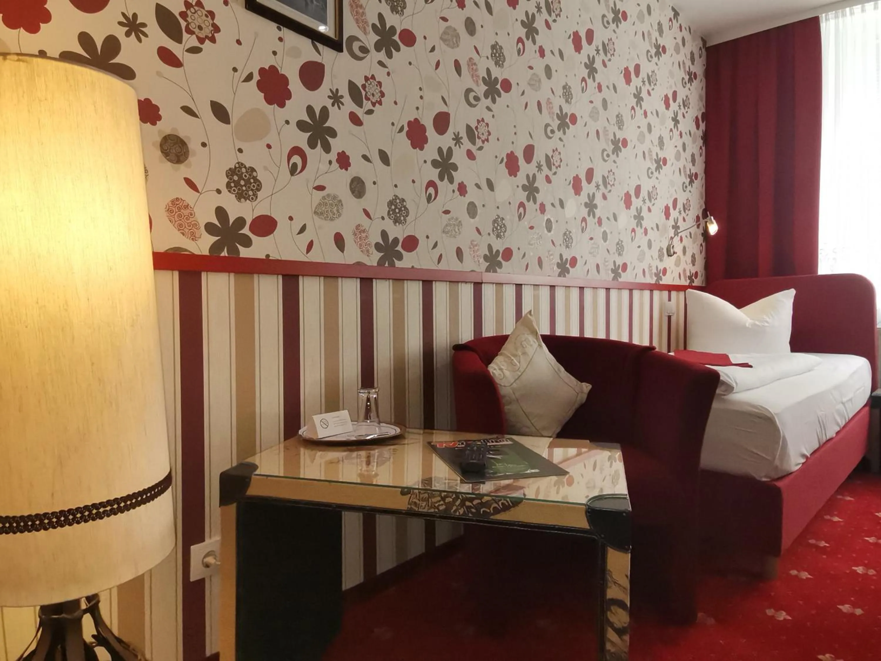 Photo of the whole room, Bed in Boulevardhotel Sängerstadt - alle Zimmer klimatisiert