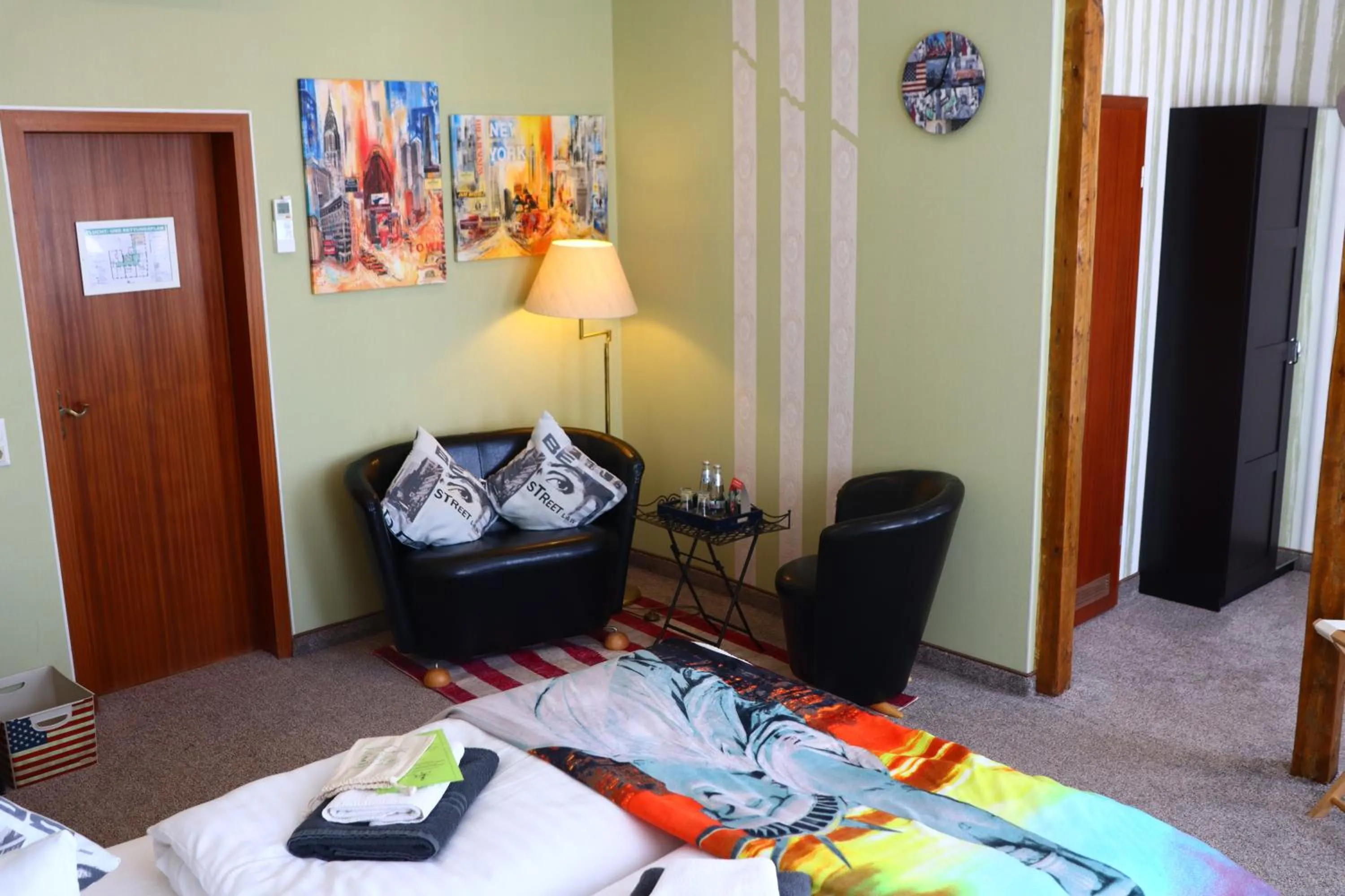 Photo of the whole room, Bed in Boulevardhotel Sängerstadt - alle Zimmer klimatisiert