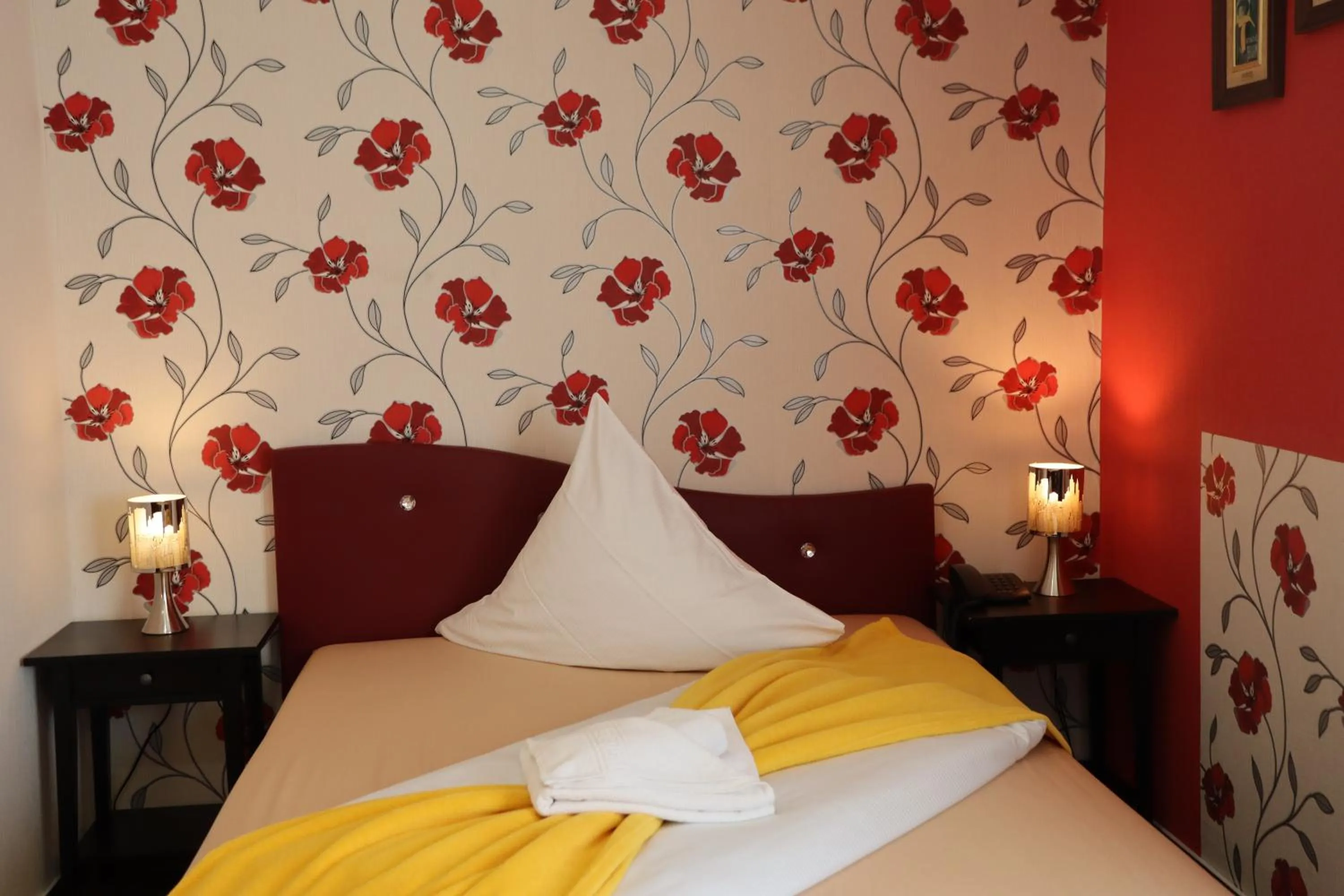 Photo of the whole room, Bed in Boulevardhotel Sängerstadt - alle Zimmer klimatisiert