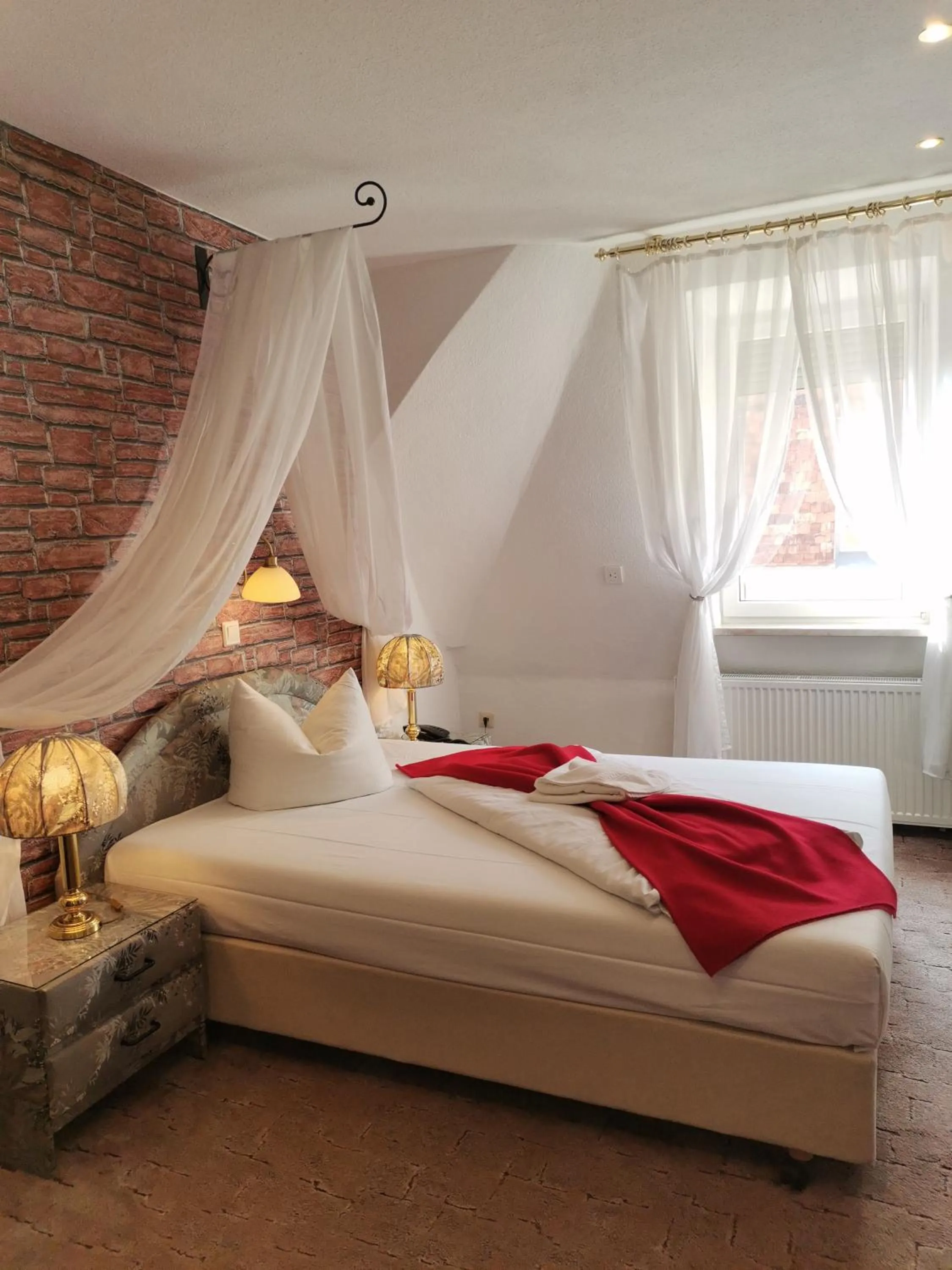 Photo of the whole room, Bed in Boulevardhotel Sängerstadt - alle Zimmer klimatisiert