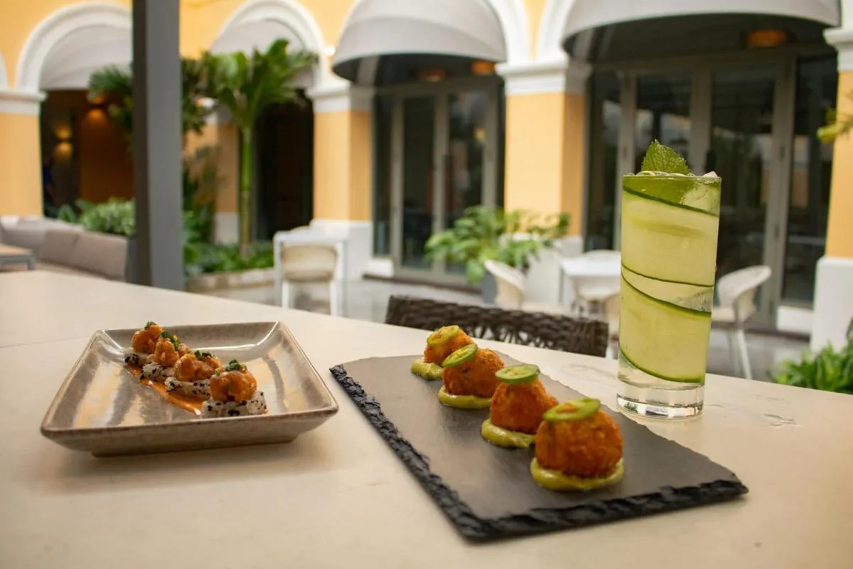 Restaurant/places to eat in Palacio Provincial San Juan, Adults only, Curio Collection by Hilton