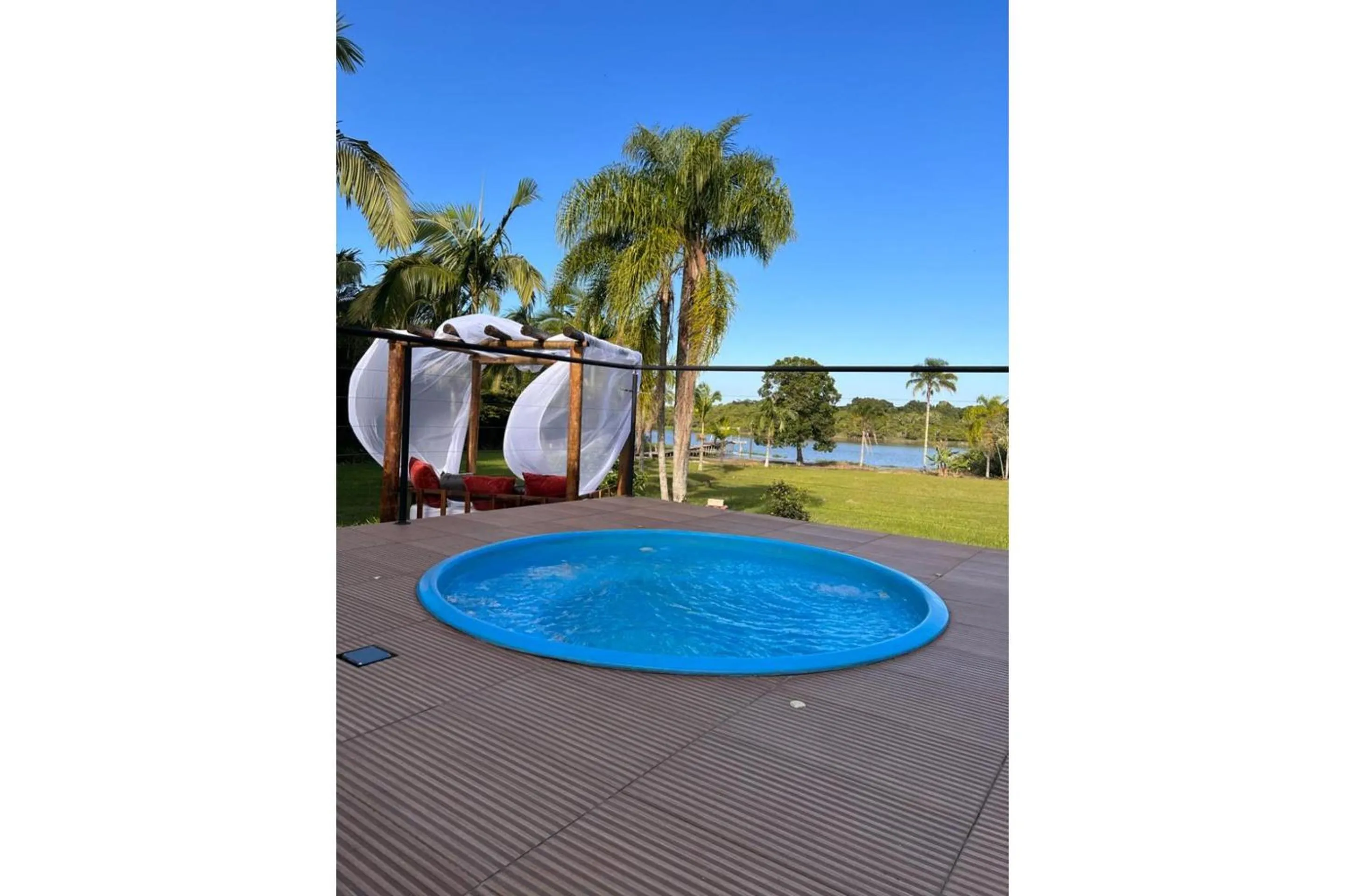 Swimming pool in OYO Pousada Coisa Mais Linda