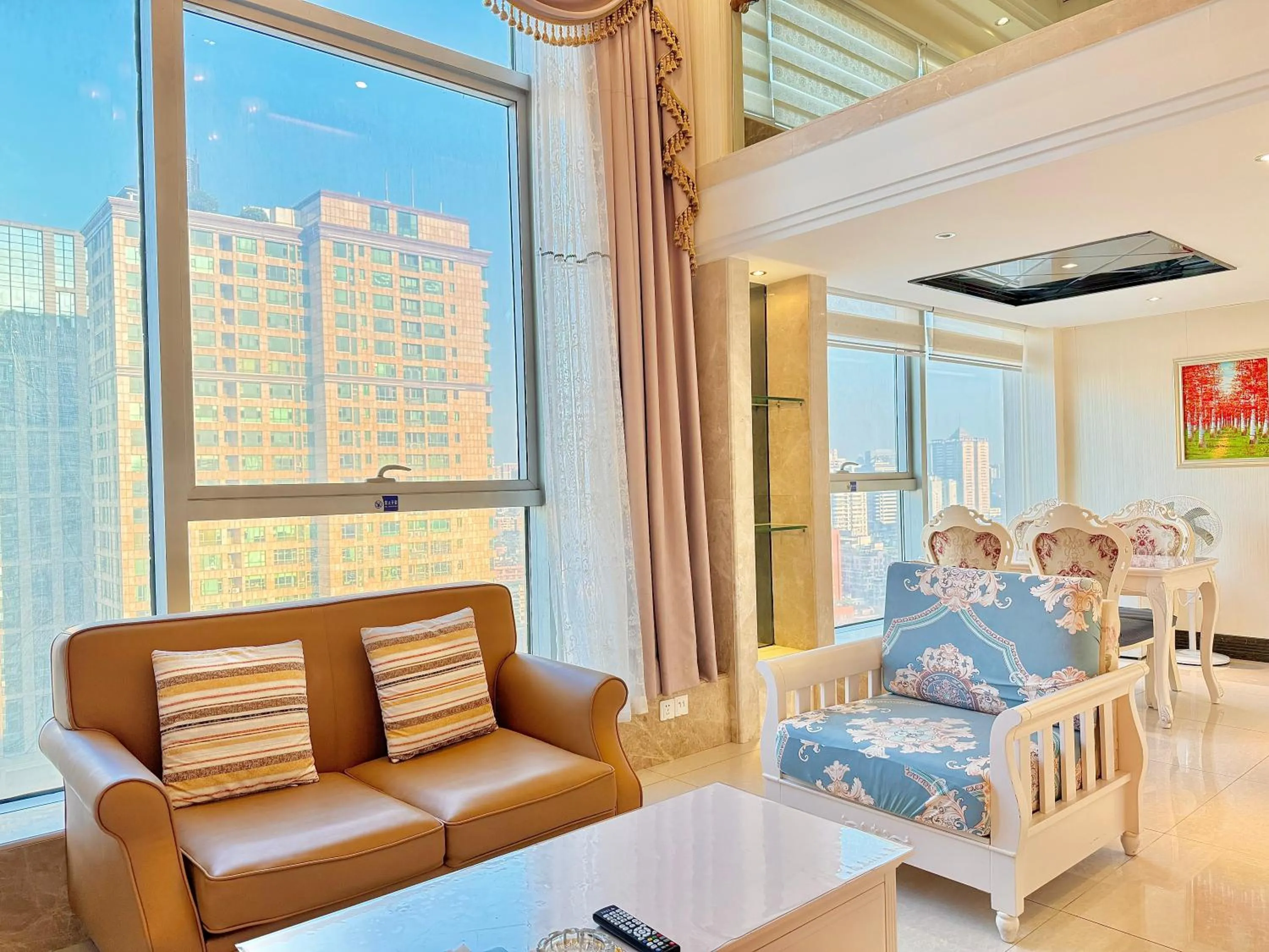 Living room in Barton International Residence Guangzhou - located in the city center adjacent to Beijing Road Pedestrian Street and Dafo Temple and close to the subway