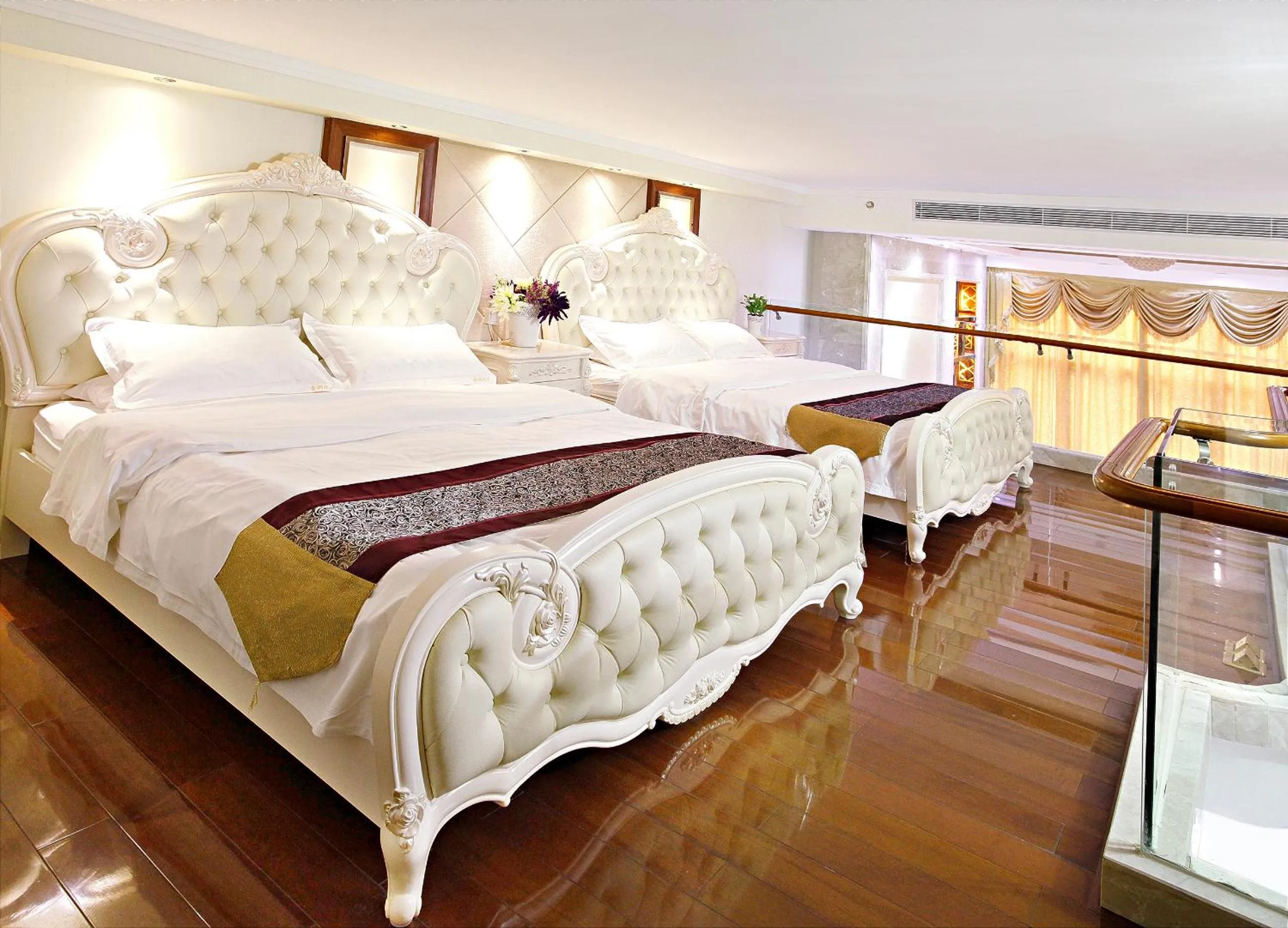 Photo of the whole room, Bed in Barton International Residence Guangzhou - located in the city center adjacent to Beijing Road Pedestrian Street and Dafo Temple and close to the subway
