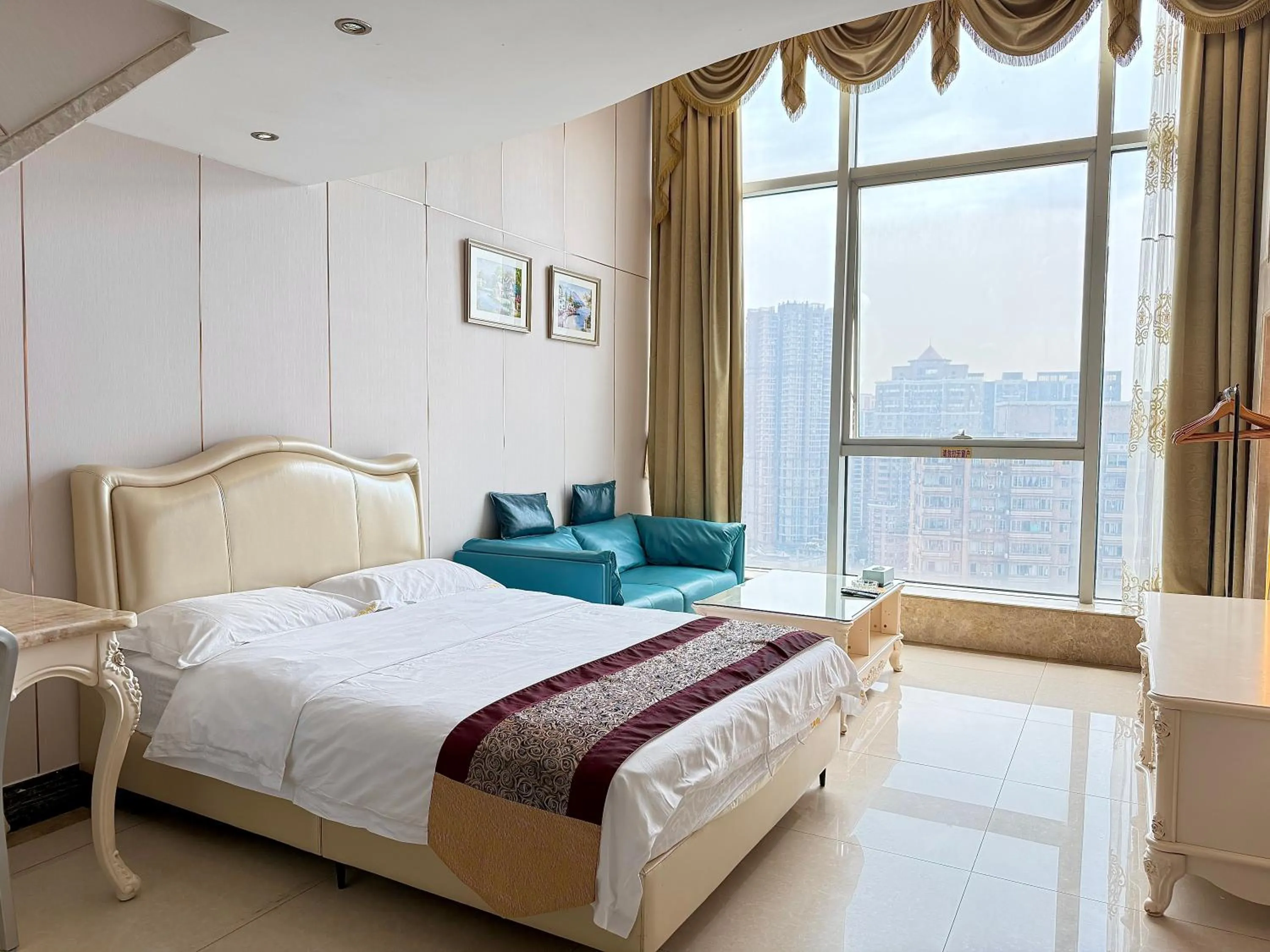 Living room, Bed in Barton International Residence Guangzhou - located in the city center adjacent to Beijing Road Pedestrian Street and Dafo Temple and close to the subway