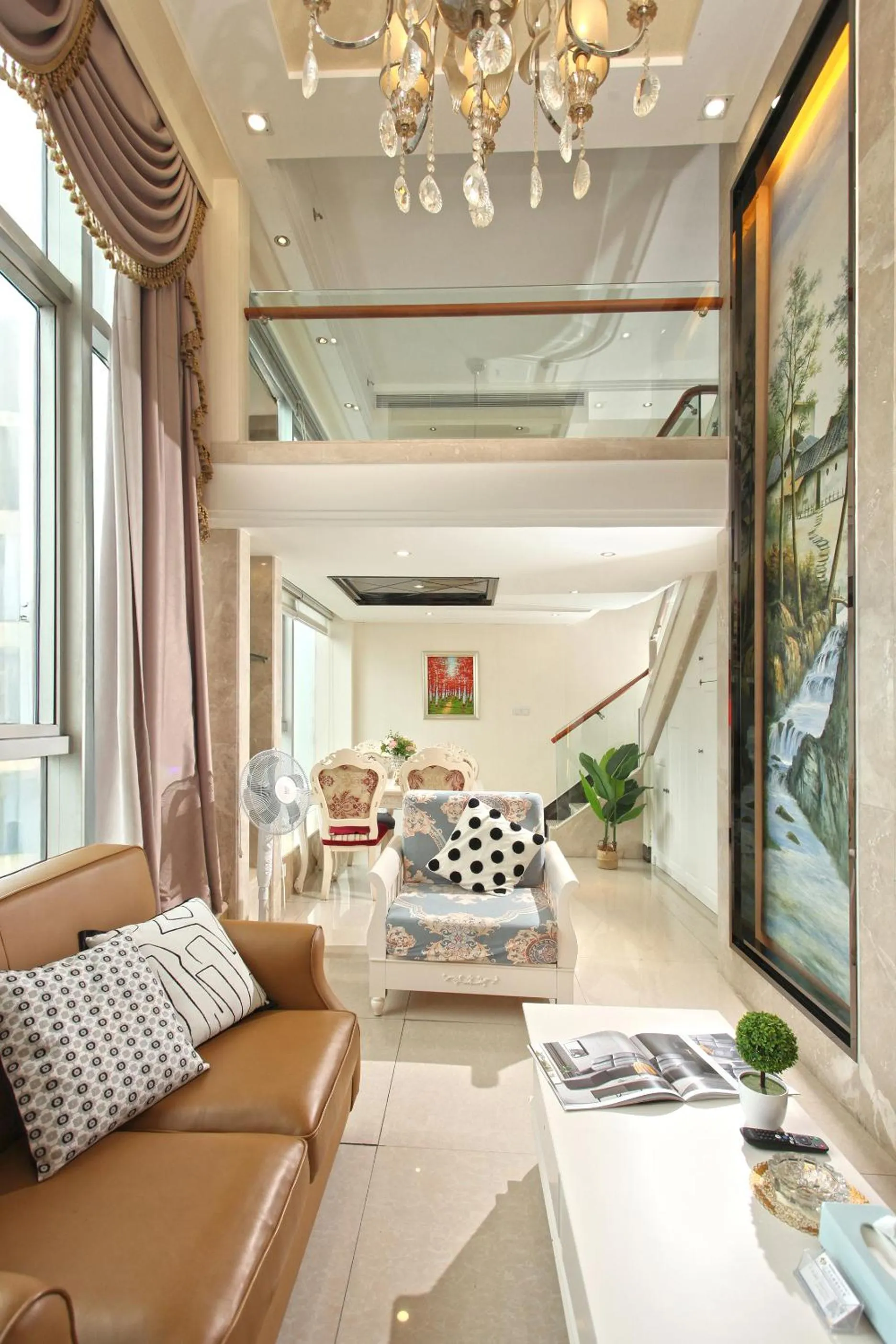Living room in Barton International Residence Guangzhou - located in the city center adjacent to Beijing Road Pedestrian Street and Dafo Temple and close to the subway