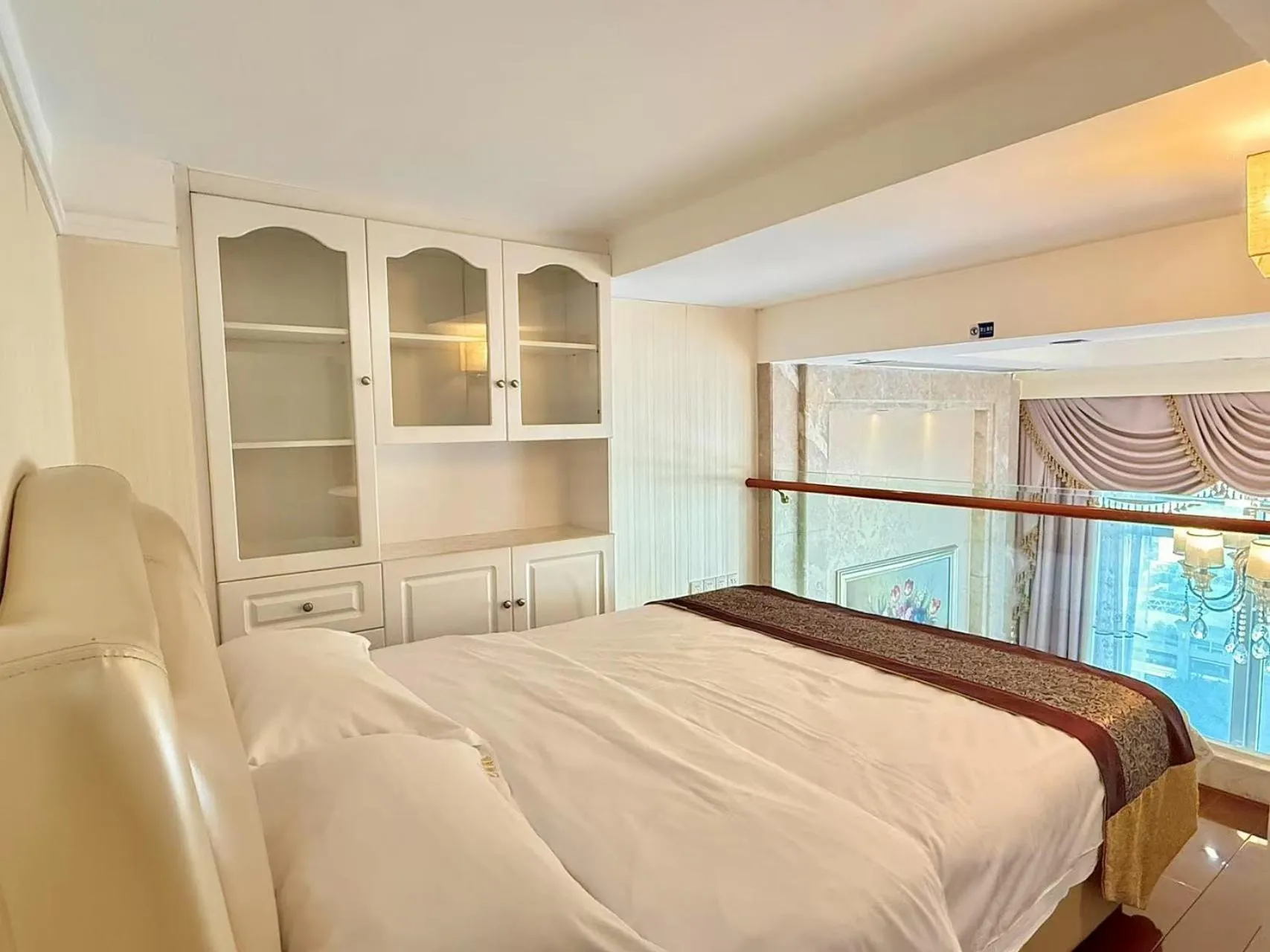 Bedroom, Bed in Barton International Residence Guangzhou - located in the city center adjacent to Beijing Road Pedestrian Street and Dafo Temple and close to the subway