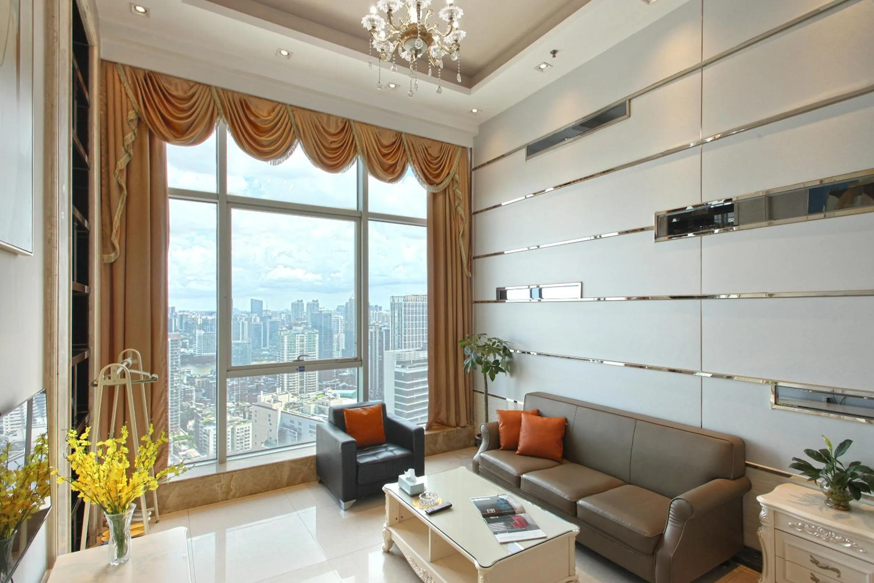 Living room in Barton International Residence Guangzhou - located in the city center adjacent to Beijing Road Pedestrian Street and Dafo Temple and close to the subway